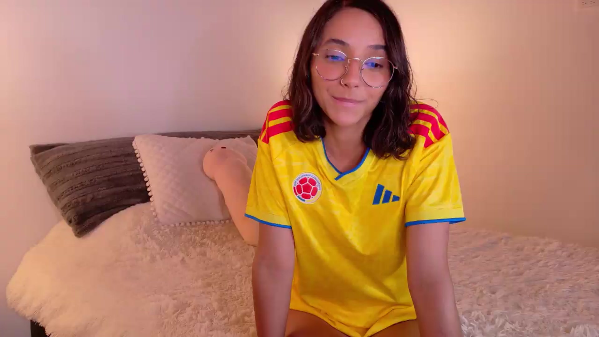 Gallery image thumbnail from NataliaMFC_'s myfreecams stream on, 06/23/2026, 21:19 image 10 of 20