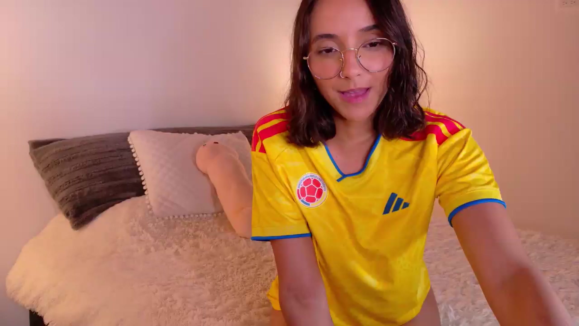 Gallery image thumbnail from NataliaMFC_'s myfreecams stream on, 06/23/2026, 21:19 image 7 of 20