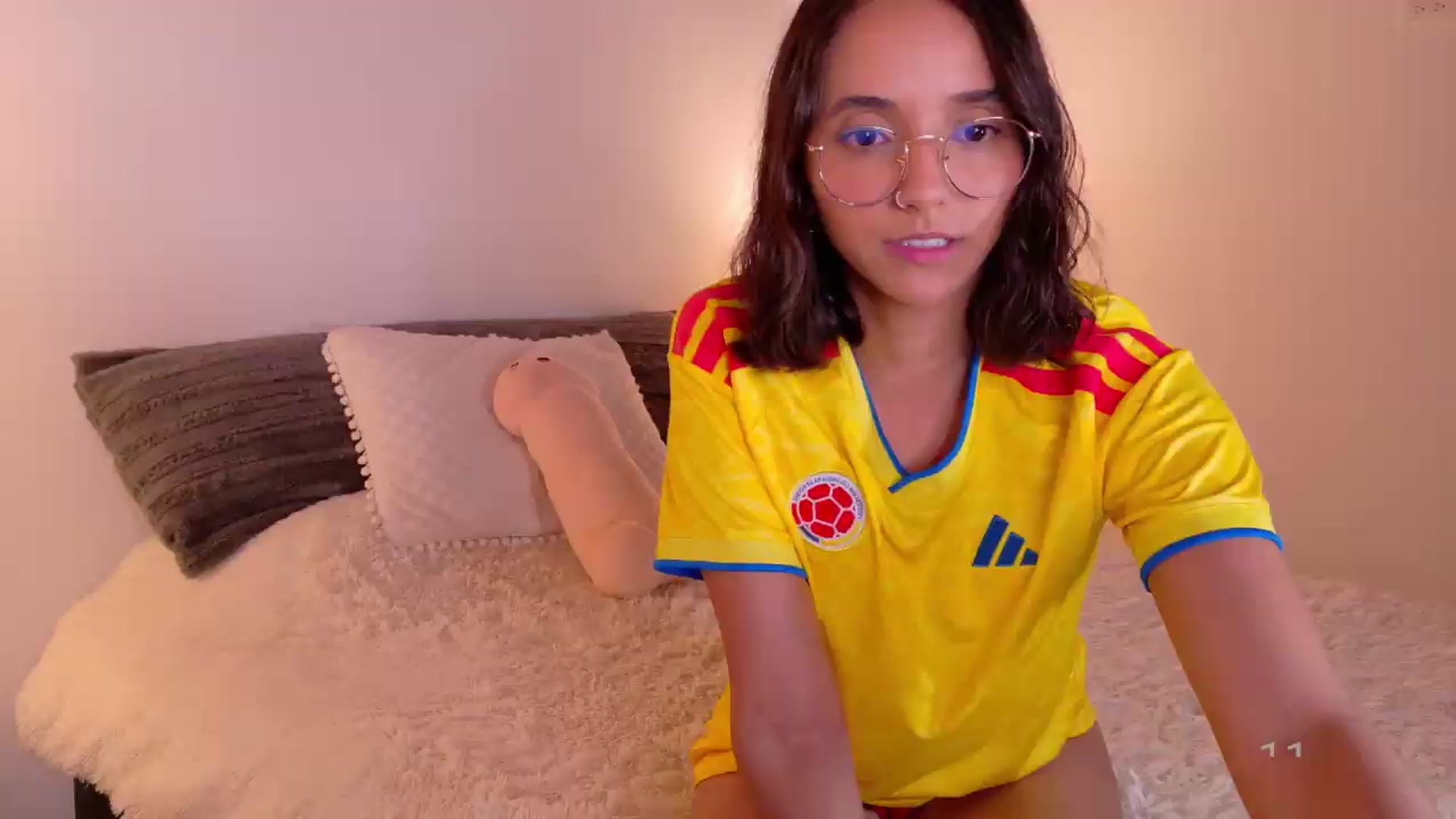Gallery image thumbnail from NataliaMFC_'s myfreecams stream on, 06/23/2026, 21:19 image 6 of 20