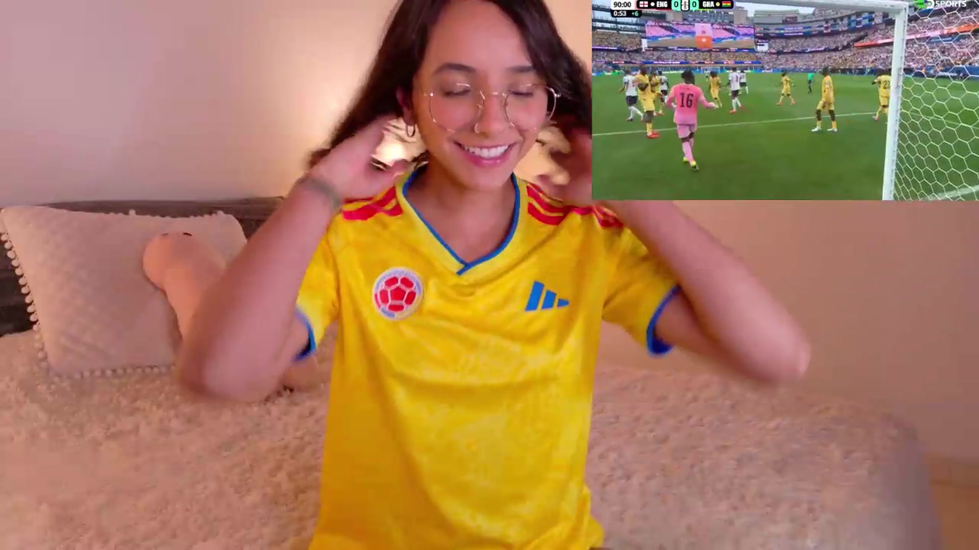 Gallery image thumbnail from NataliaMFC_'s myfreecams stream on, 06/23/2026, 23:42 image 4 of 20
