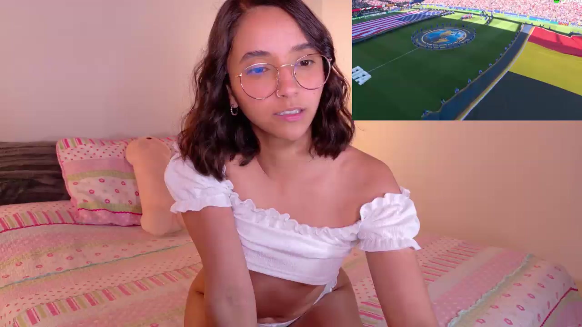 Gallery image thumbnail from NataliaMFC_'s myfreecams stream on, 07/07/2026, 24:00 image 15 of 20