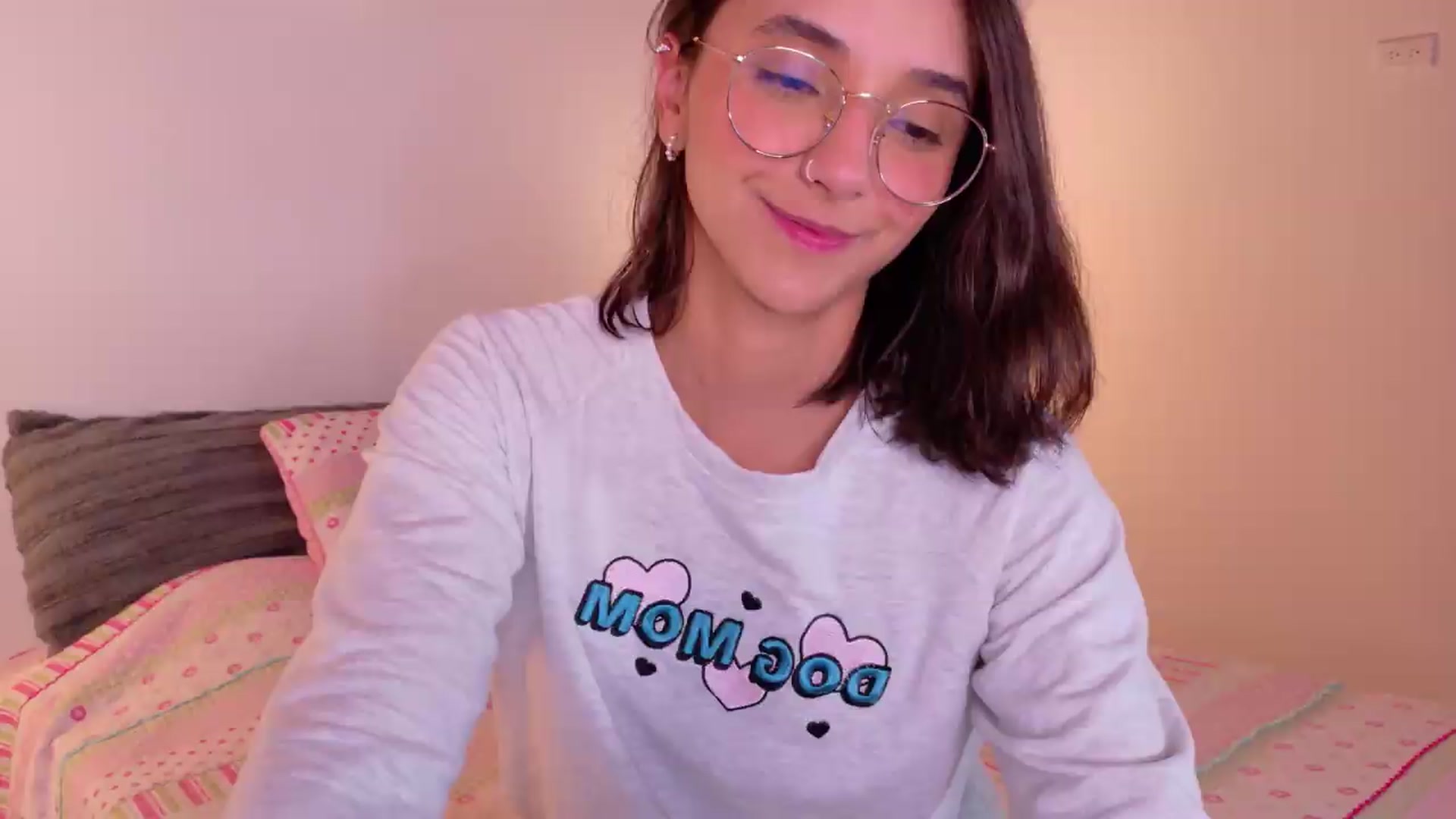 Gallery image thumbnail from NataliaMFC_'s myfreecams stream on, 07/22/2026, 04:35 image 2 of 20
