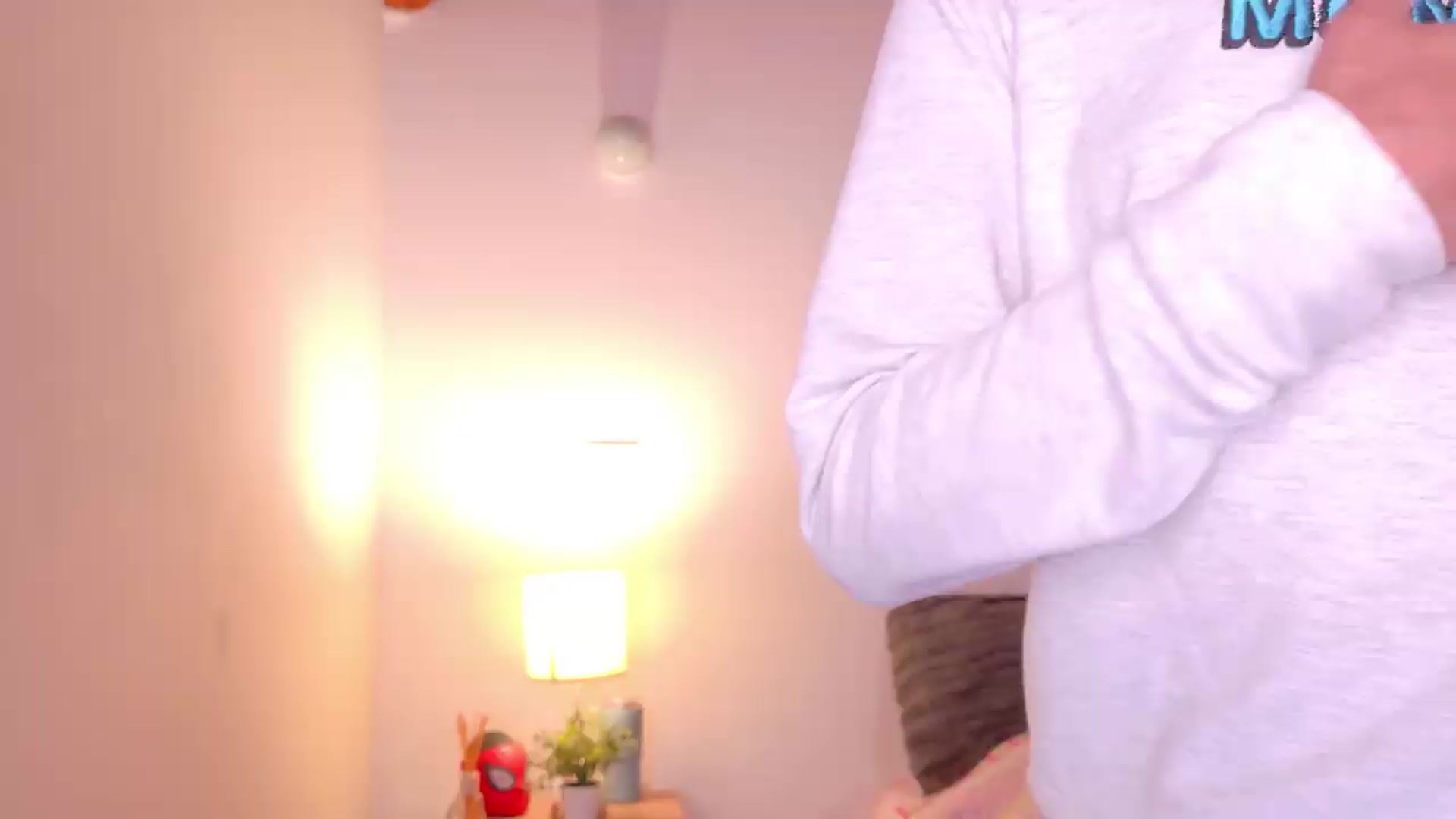 Gallery image thumbnail from NataliaMFC_'s myfreecams stream on, 07/22/2026, 04:35 image 18 of 20