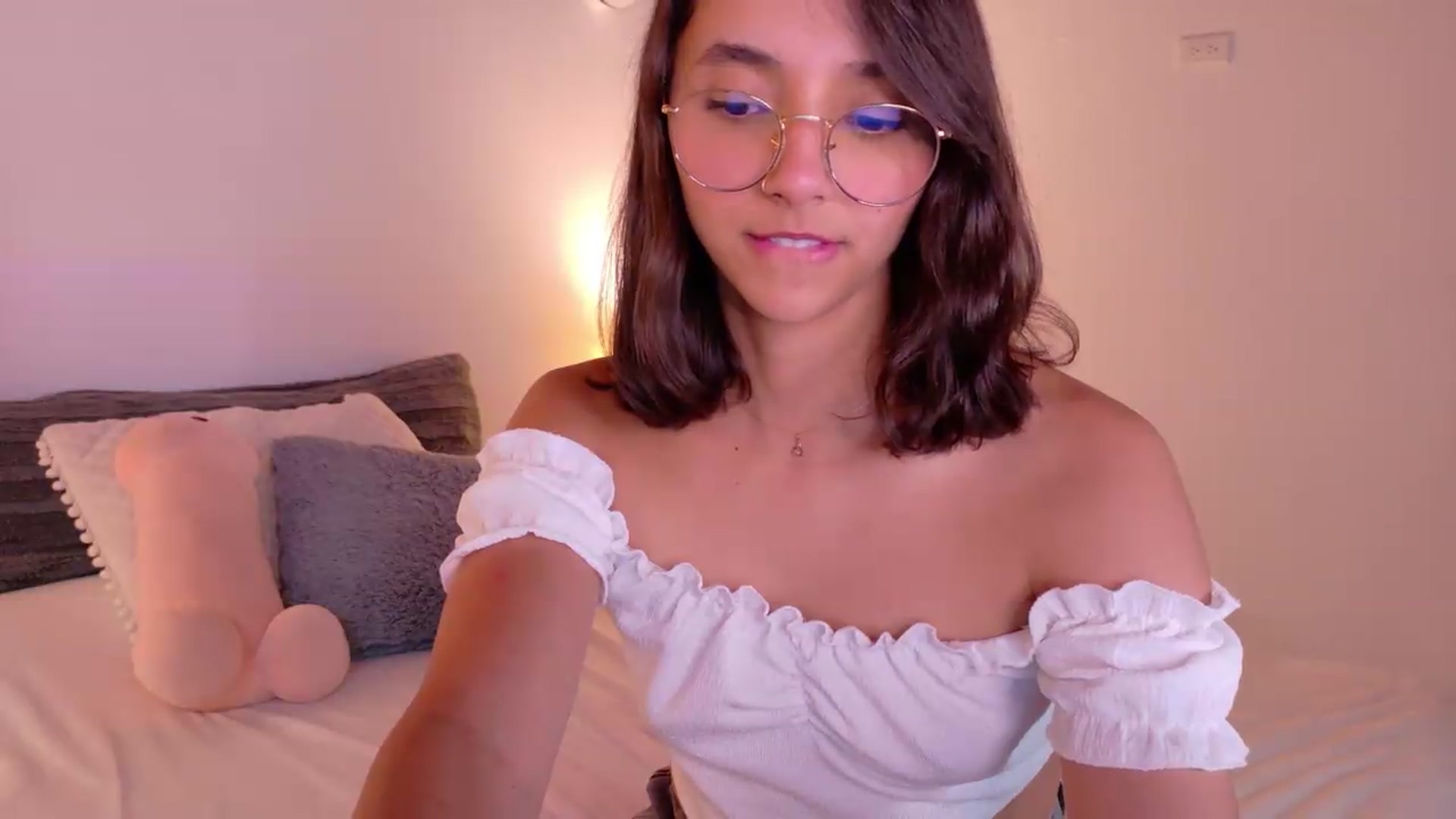 Gallery image thumbnail from NataliaMFC_'s myfreecams stream on, 09/09/2026, 24:14 image 16 of 20