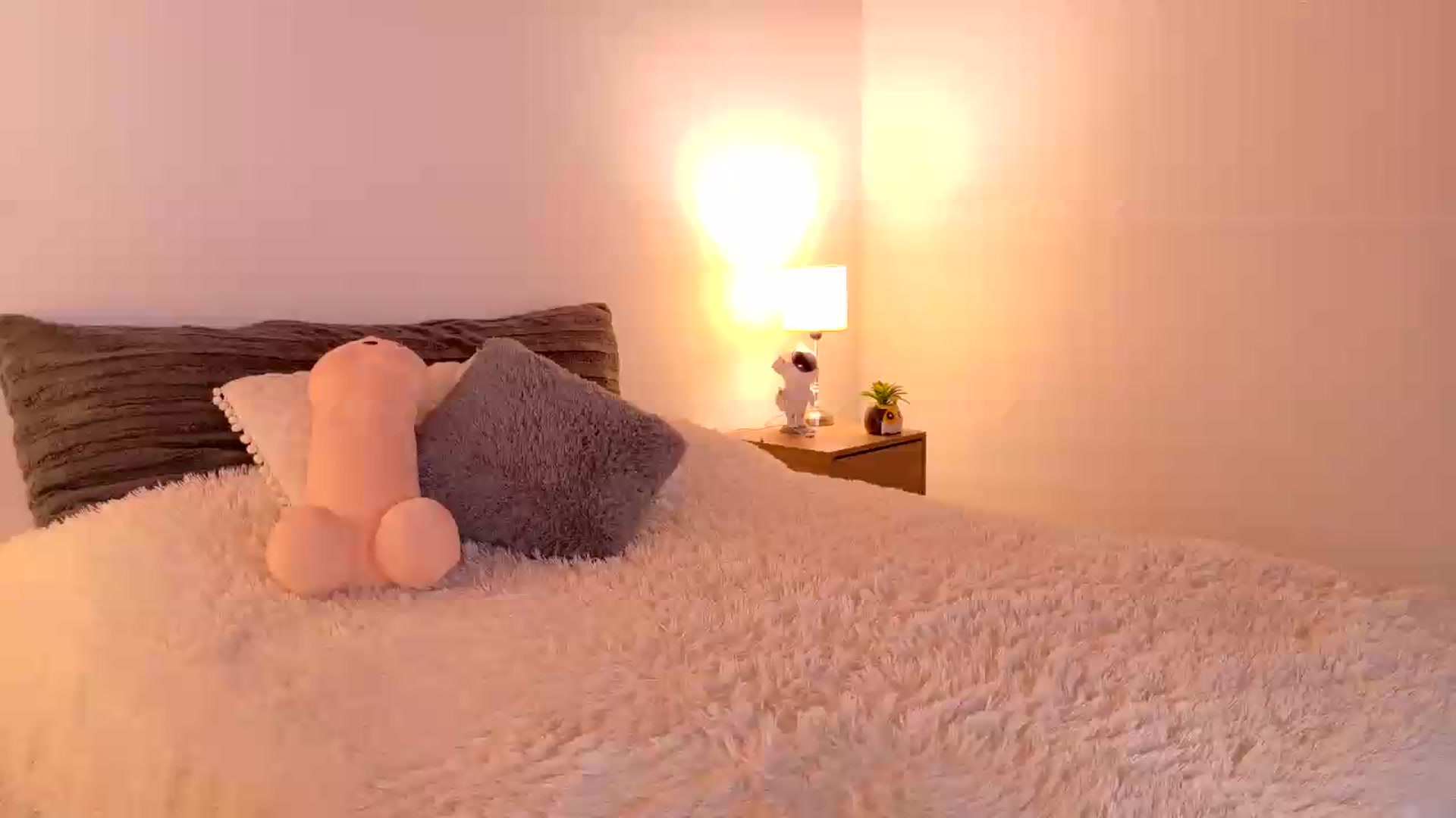 Gallery image thumbnail from NataliaMFC_'s myfreecams stream on, 09/10/2026, 04:22 image 14 of 20