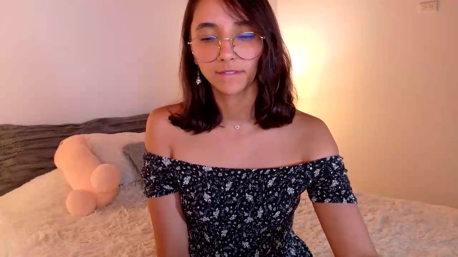Gallery image thumbnail from NataliaMFC_'s myfreecams stream on, 09/16/2026, 01:16 image 11 of 20