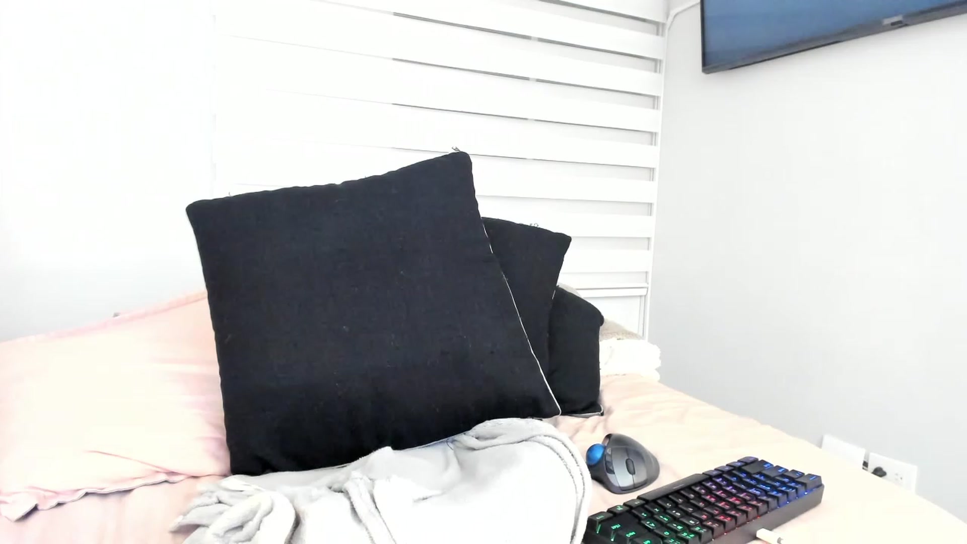 Gallery image thumbnail from Natalia_Doll's myfreecams stream on, 02/12/2023, 23:01 image 12 of 20