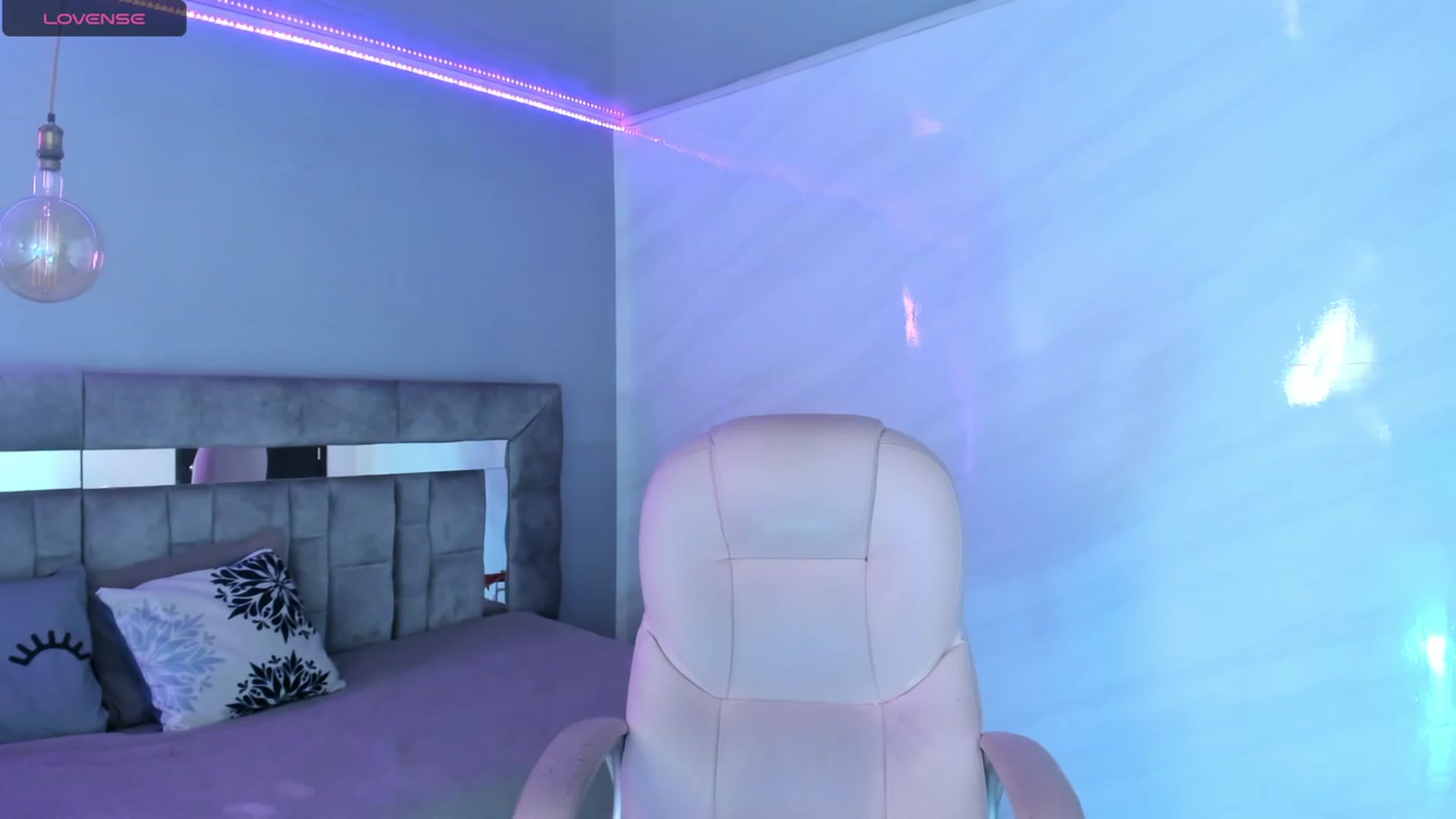 Gallery image thumbnail from Natalia_Doll's myfreecams stream on, 08/17/2023, 01:57 image 6 of 20