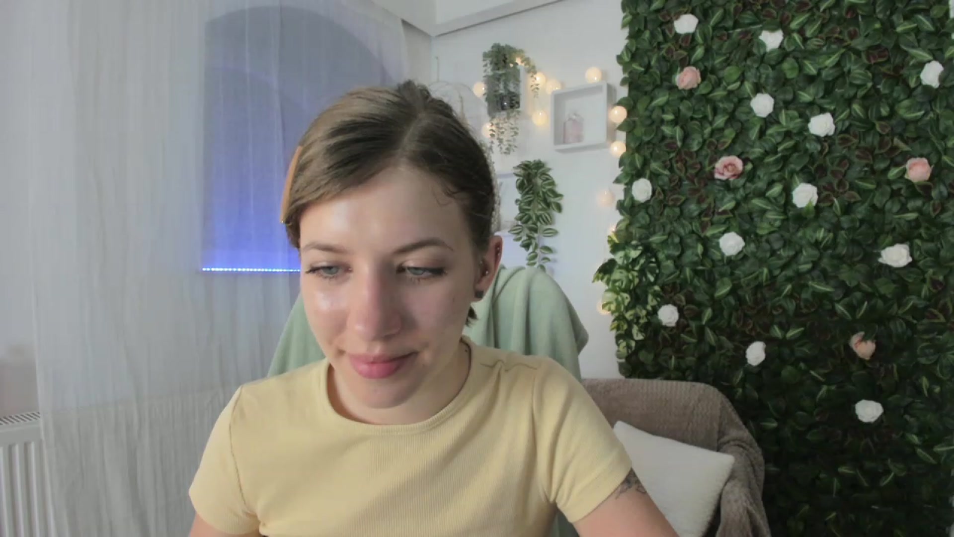 Gallery image thumbnail from Natalia_Nice's myfreecams stream on, 05/02/2023, 14:46 image 15 of 20