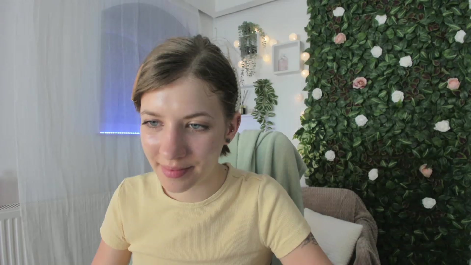 Gallery image thumbnail from Natalia_Nice's myfreecams stream on, 05/02/2023, 14:46 image 14 of 20