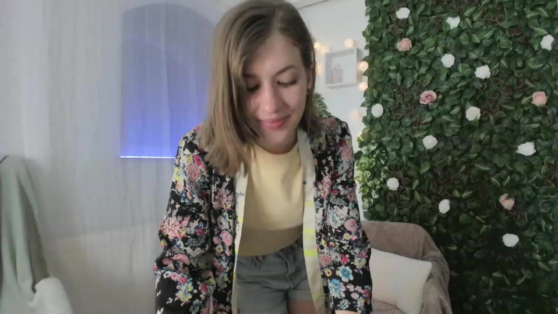 Gallery image thumbnail from Natalia_Nice's myfreecams stream on, 05/02/2023, 16:30 image 2 of 20