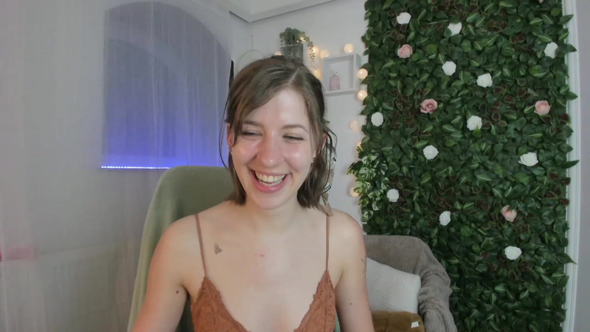 Gallery image thumbnail from Natalia_Nice's myfreecams stream on, 05/03/2023, 16:45 image 11 of 20