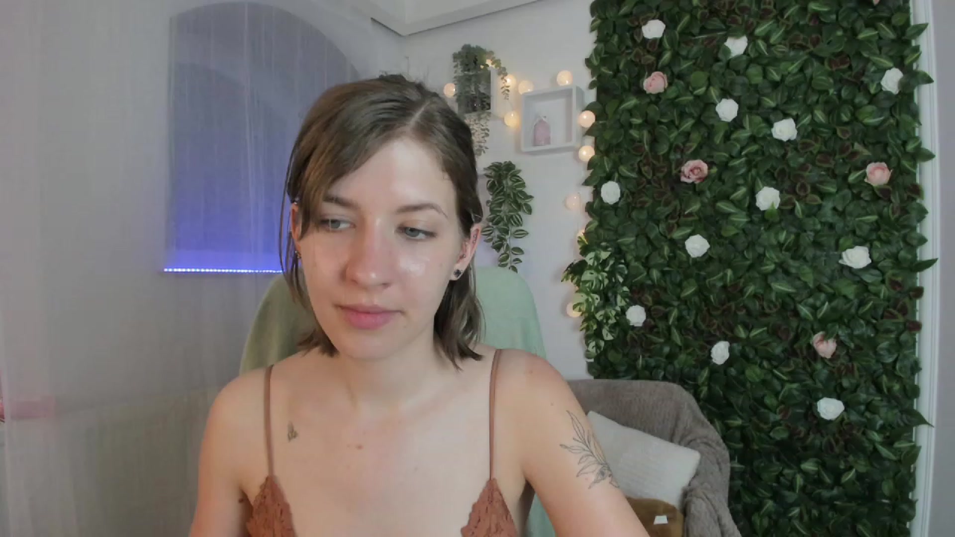 Gallery image thumbnail from Natalia_Nice's myfreecams stream on, 05/03/2023, 16:45 image 6 of 20