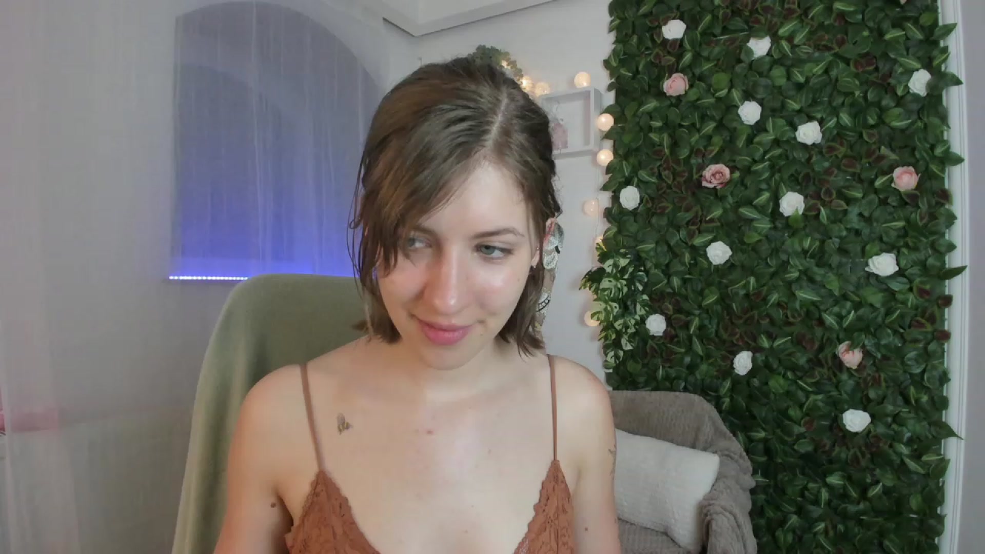 Gallery image thumbnail from Natalia_Nice's myfreecams stream on, 05/03/2023, 17:22 image 17 of 20