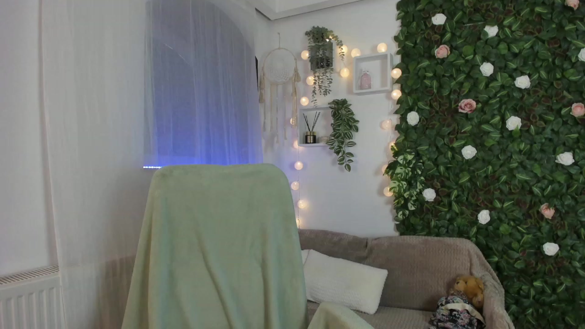 Gallery image thumbnail from Natalia_Nice's myfreecams stream on, 05/08/2023, 15:10 image 8 of 20