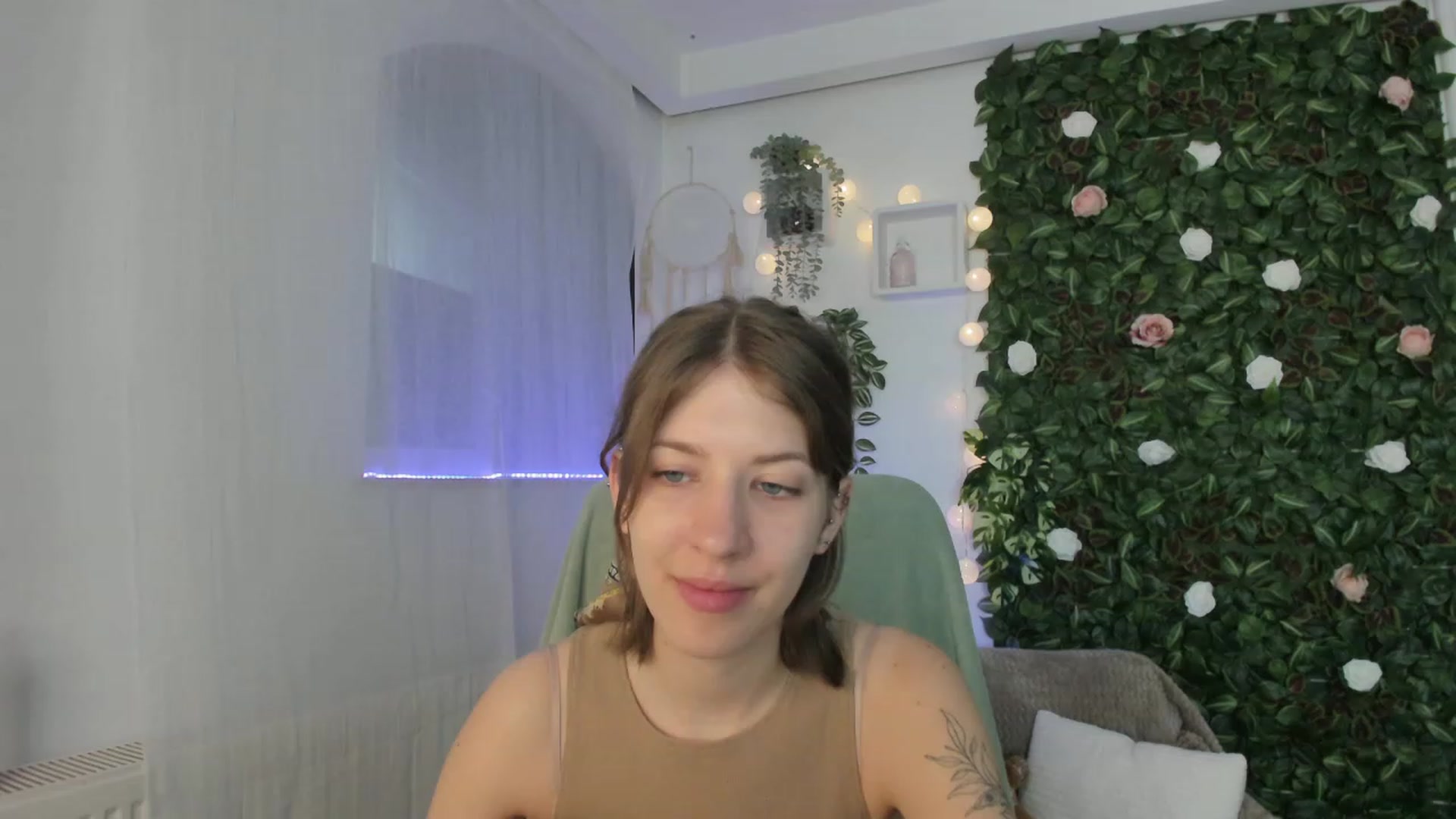 Gallery image thumbnail from Natalia_Nice's myfreecams stream on, 06/05/2023, 15:28 image 15 of 20