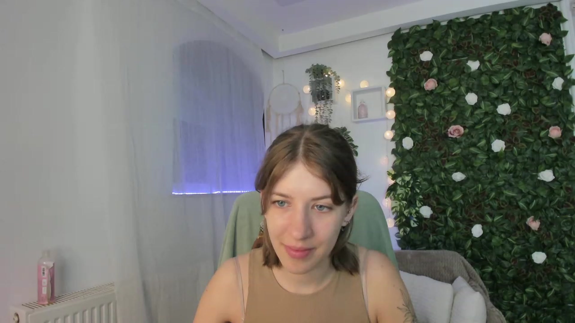 Gallery image thumbnail from Natalia_Nice's myfreecams stream on, 06/05/2023, 17:41 image 7 of 20