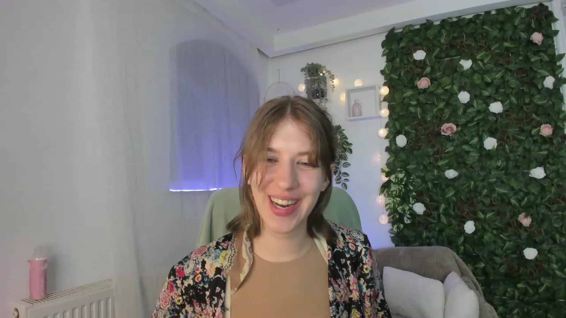 Gallery image thumbnail from Natalia_Nice's myfreecams stream on, 06/05/2023, 19:02 image 7 of 20