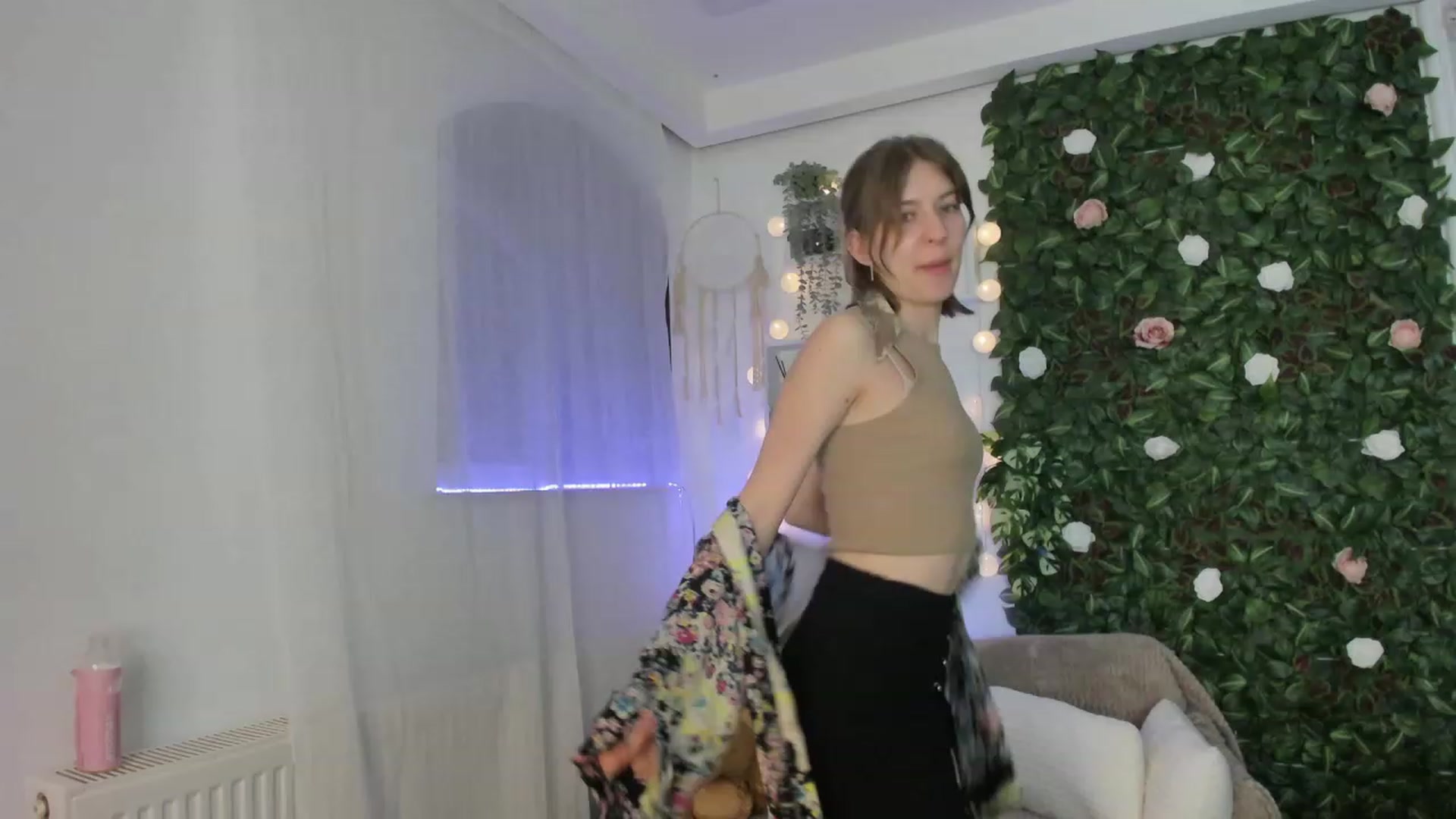 Gallery image thumbnail from Natalia_Nice's myfreecams stream on, 06/05/2023, 19:02 image 2 of 20