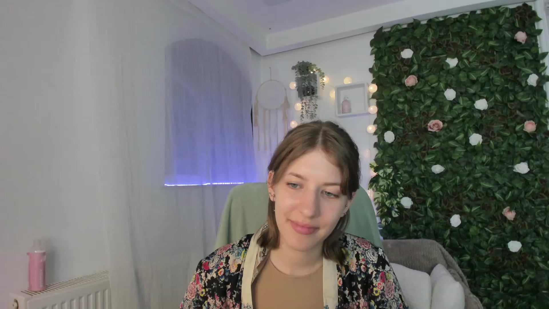 Gallery image thumbnail from Natalia_Nice's myfreecams stream on, 06/05/2023, 19:02 image 14 of 20