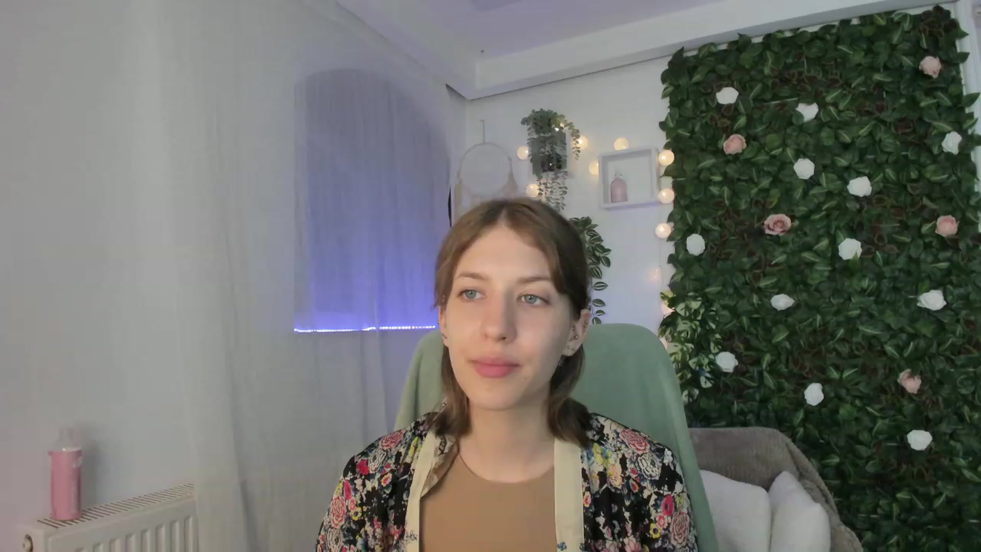 Gallery image thumbnail from Natalia_Nice's myfreecams stream on, 06/05/2023, 19:02 image 13 of 20