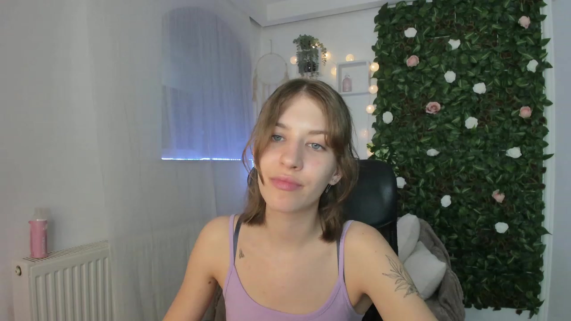 Gallery image thumbnail from Natalia_Nice's myfreecams stream on, 06/06/2023, 15:16 image 6 of 20