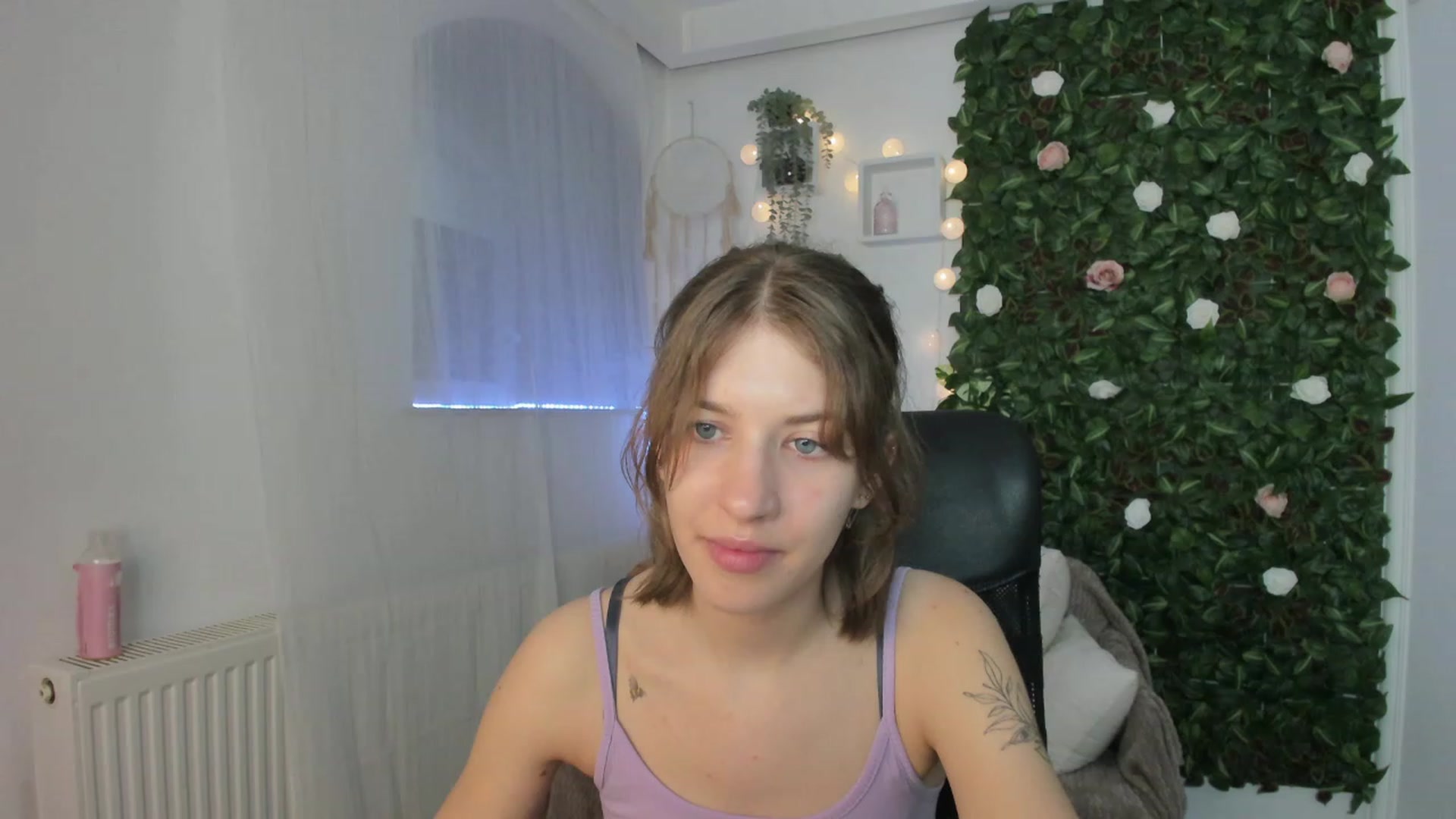 Gallery image thumbnail from Natalia_Nice's myfreecams stream on, 06/06/2023, 15:16 image 9 of 20
