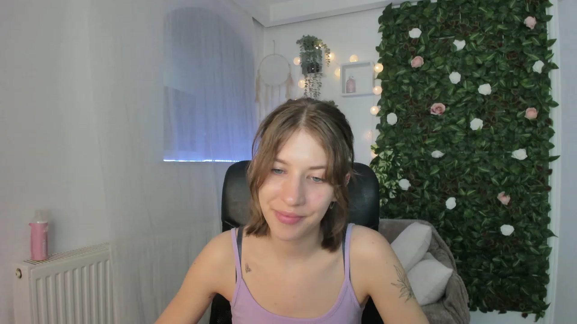 Gallery image thumbnail from Natalia_Nice's myfreecams stream on, 06/06/2023, 15:16 image 16 of 20