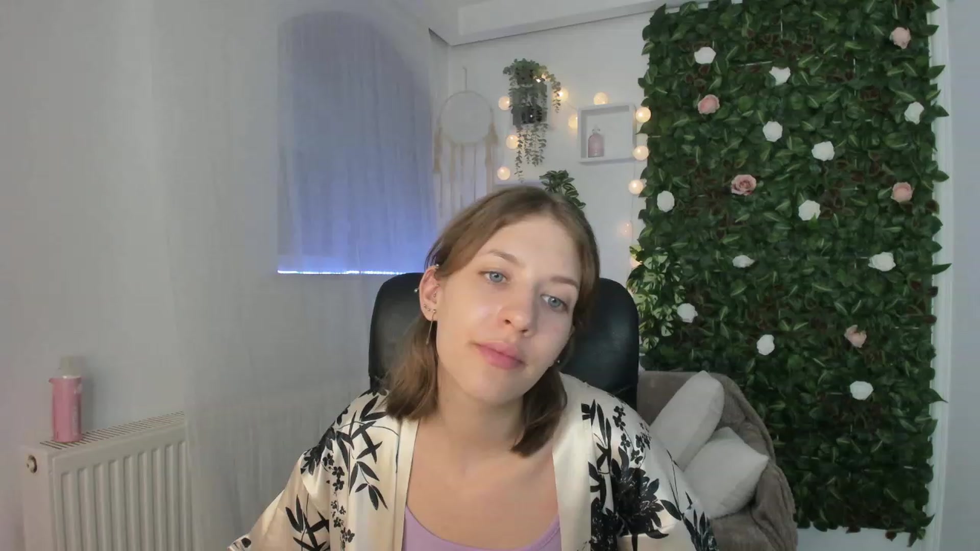Gallery image thumbnail from Natalia_Nice's myfreecams stream on, 06/06/2023, 16:37 image 13 of 20