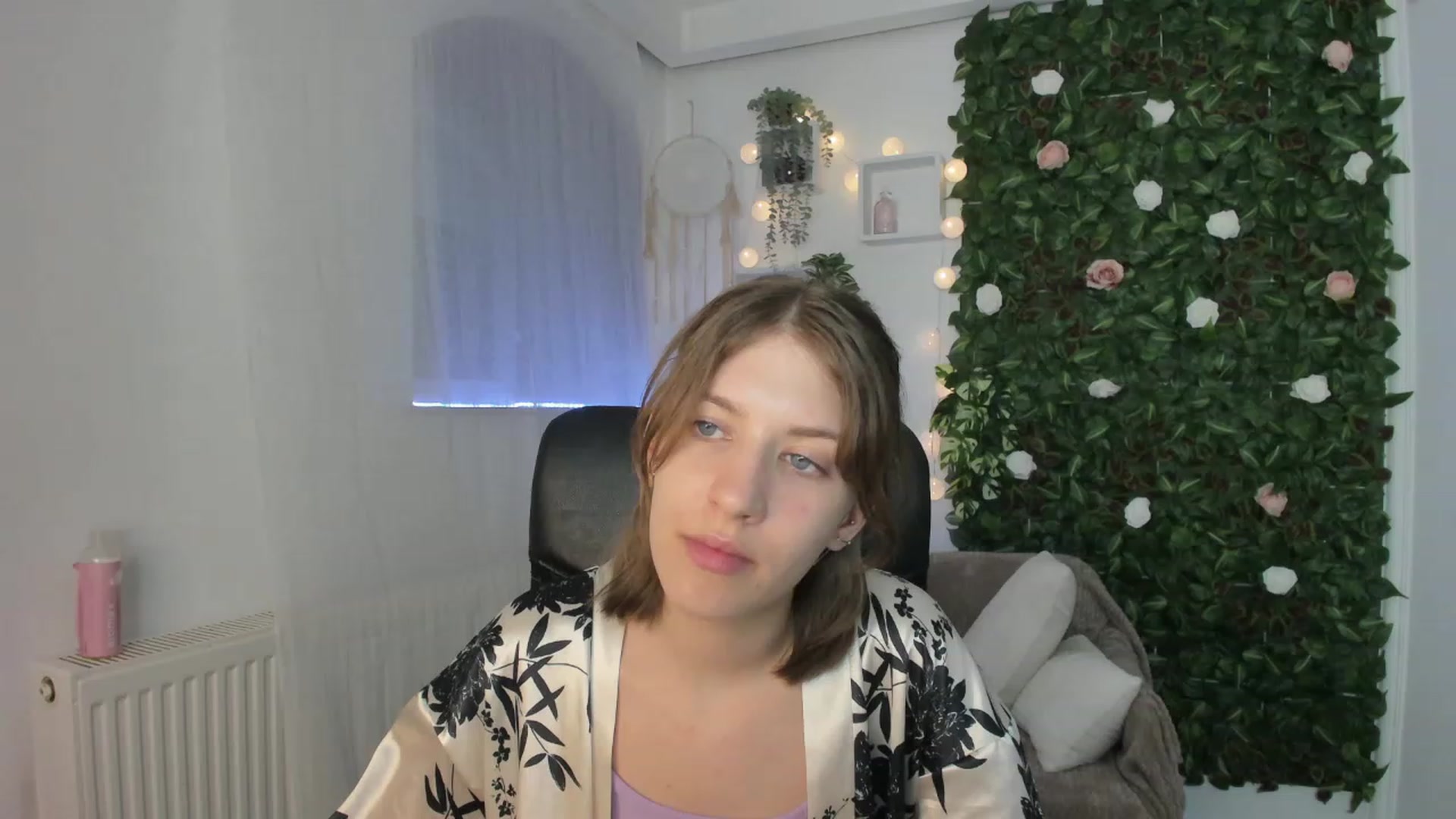 Gallery image thumbnail from Natalia_Nice's myfreecams stream on, 06/06/2023, 16:37 image 2 of 20