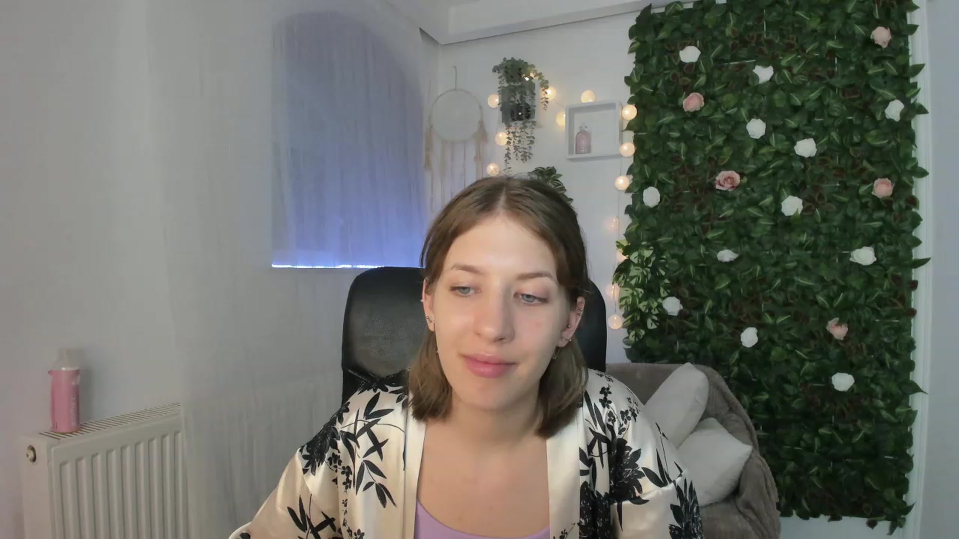 Gallery image thumbnail from Natalia_Nice's myfreecams stream on, 06/06/2023, 16:37 image 6 of 20