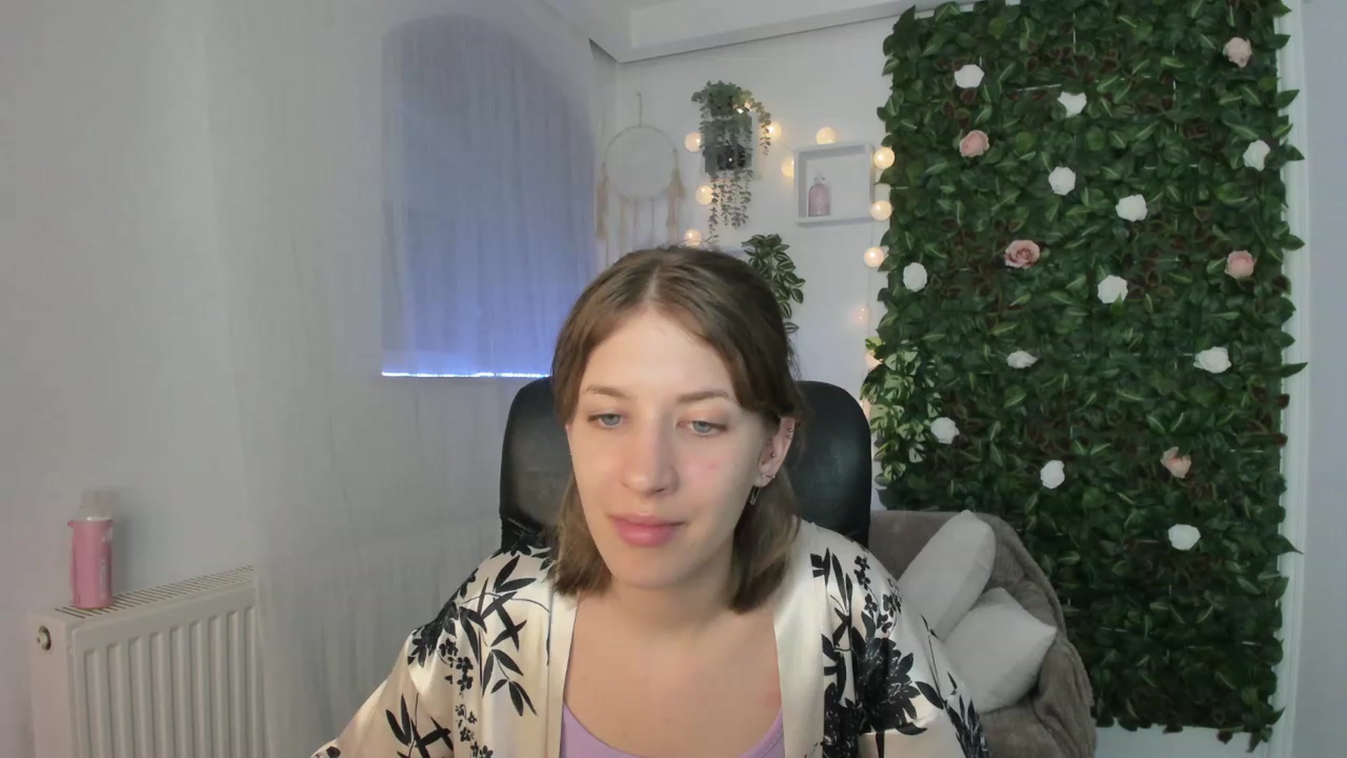 Gallery image thumbnail from Natalia_Nice's myfreecams stream on, 06/06/2023, 16:37 image 14 of 20