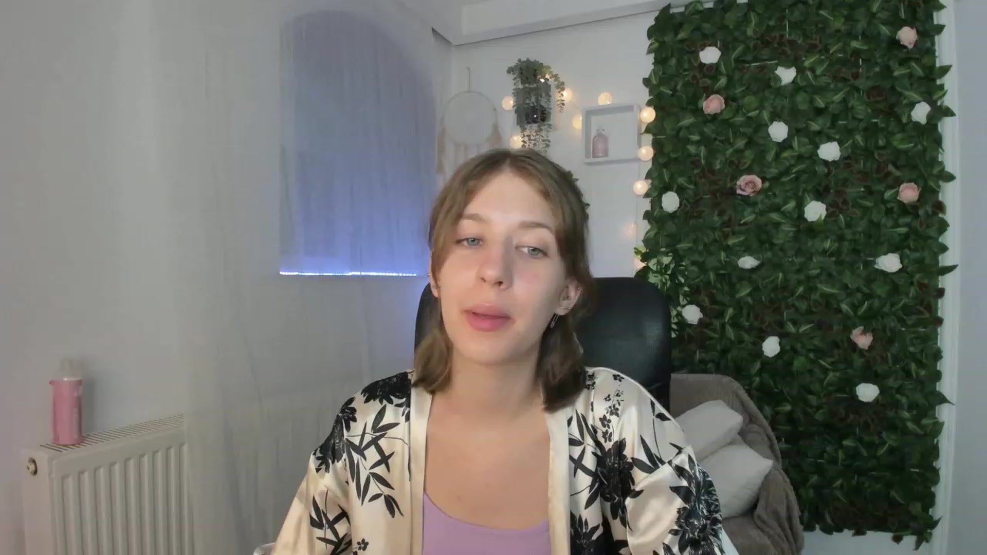 Gallery image thumbnail from Natalia_Nice's myfreecams stream on, 06/06/2023, 17:32 image 6 of 20