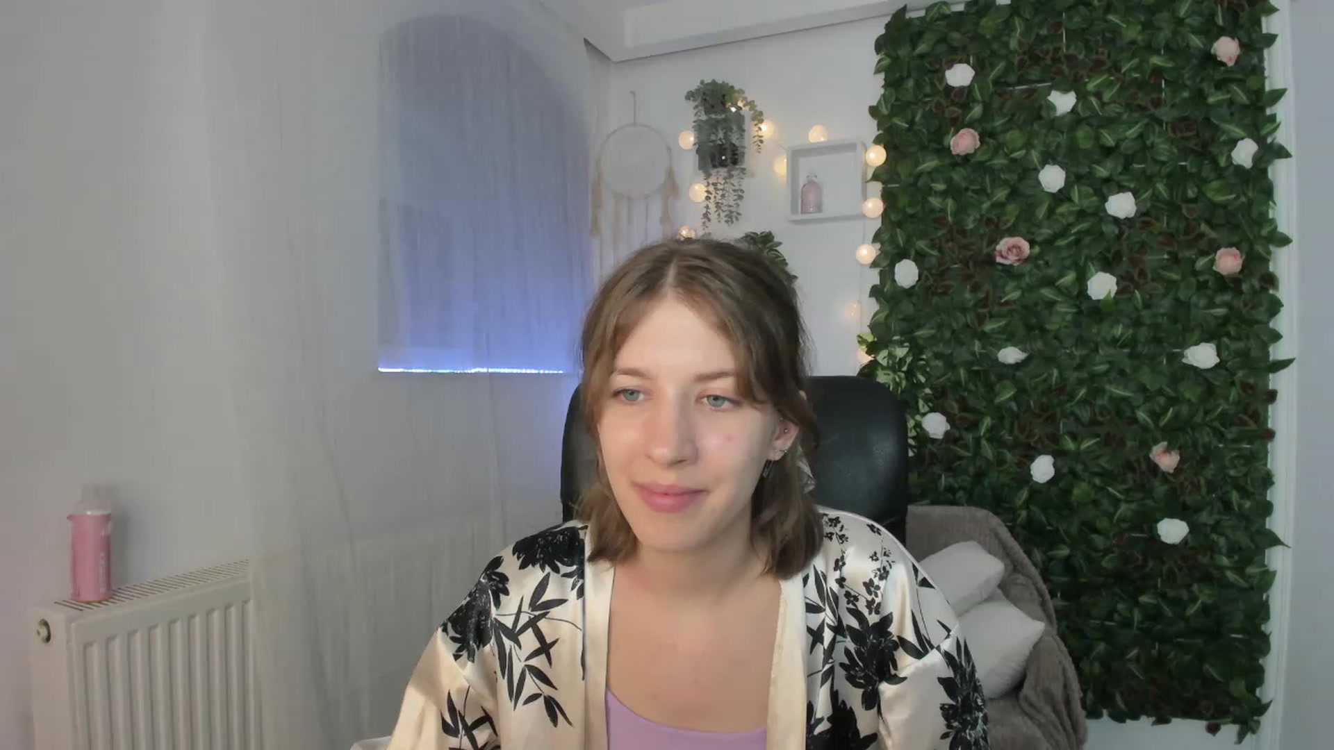 Gallery image thumbnail from Natalia_Nice's myfreecams stream on, 06/06/2023, 17:32 image 5 of 20