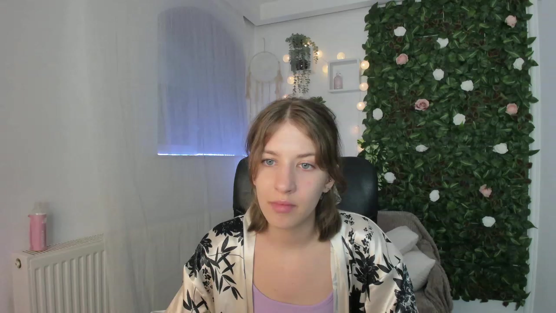 Gallery image thumbnail from Natalia_Nice's myfreecams stream on, 06/06/2023, 17:32 image 8 of 20