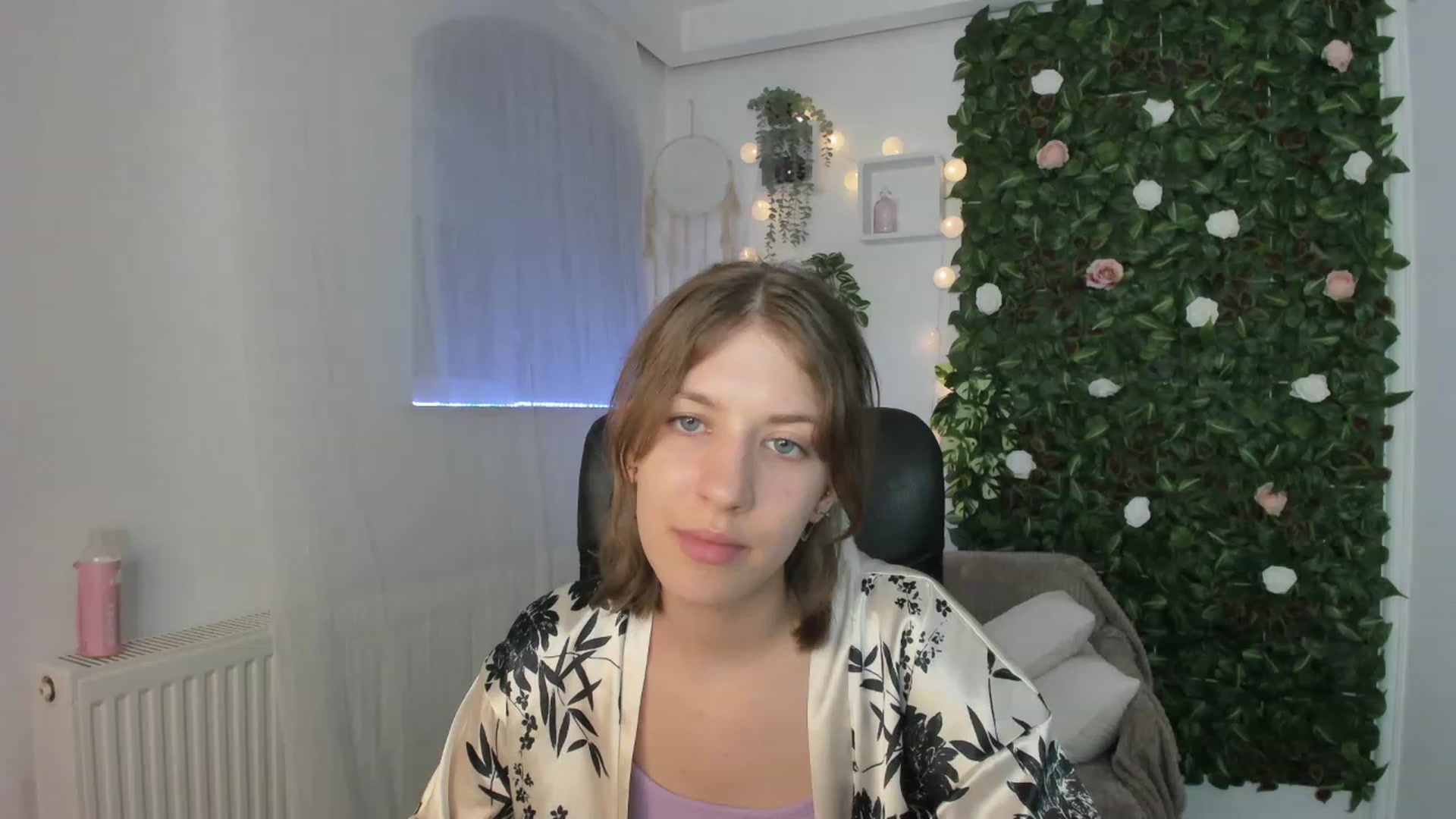Gallery image thumbnail from Natalia_Nice's myfreecams stream on, 06/06/2023, 17:32 image 15 of 20