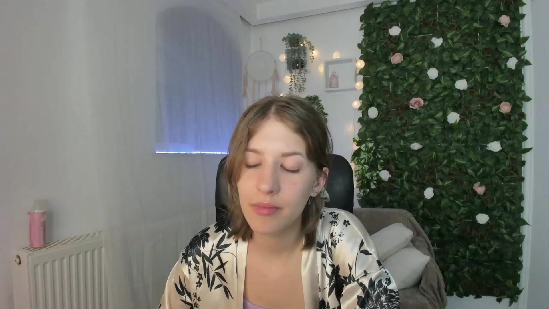 Gallery image thumbnail from Natalia_Nice's myfreecams stream on, 06/06/2023, 17:32 image 17 of 20