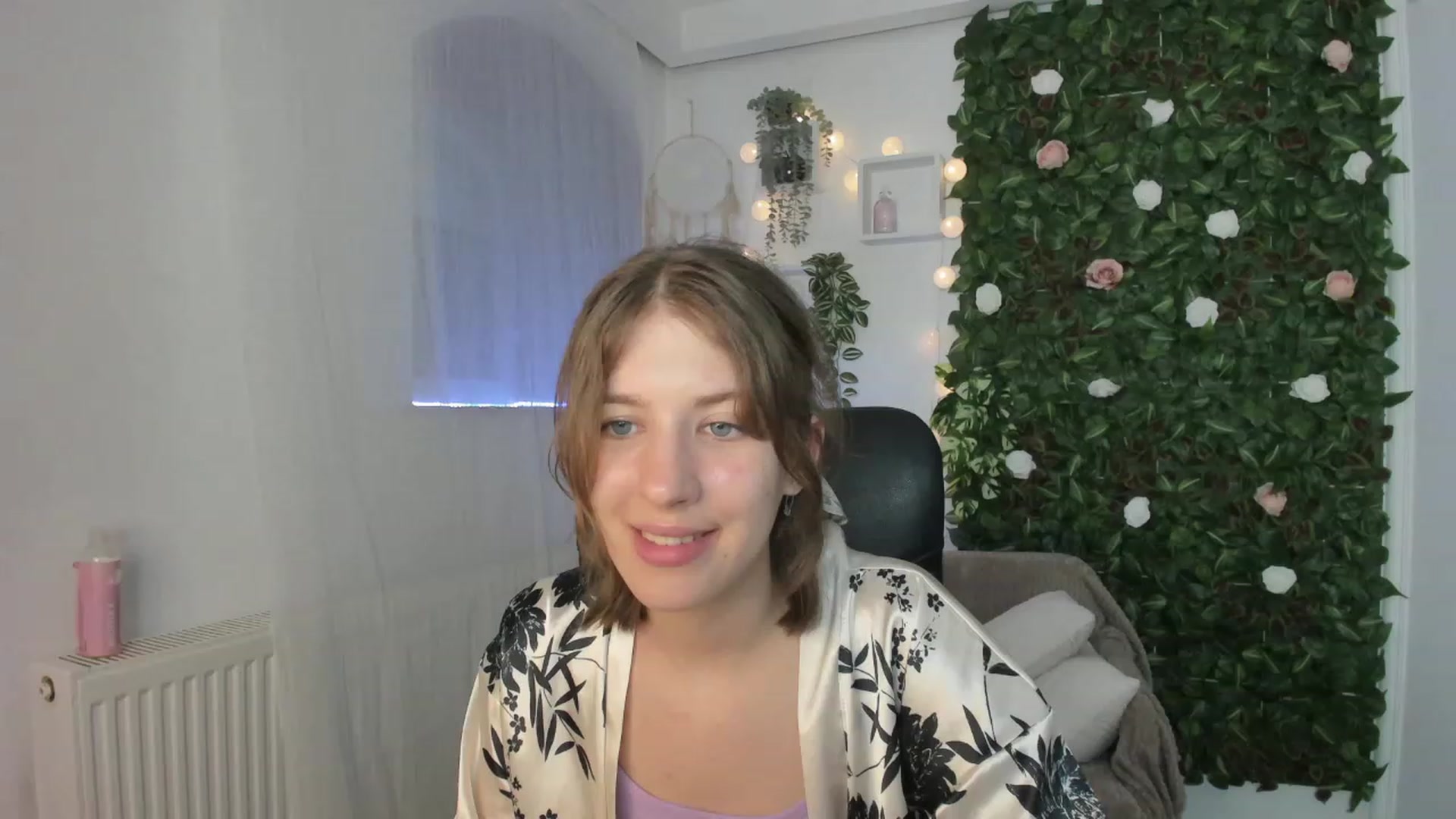 Gallery image thumbnail from Natalia_Nice's myfreecams stream on, 06/06/2023, 17:32 image 14 of 20
