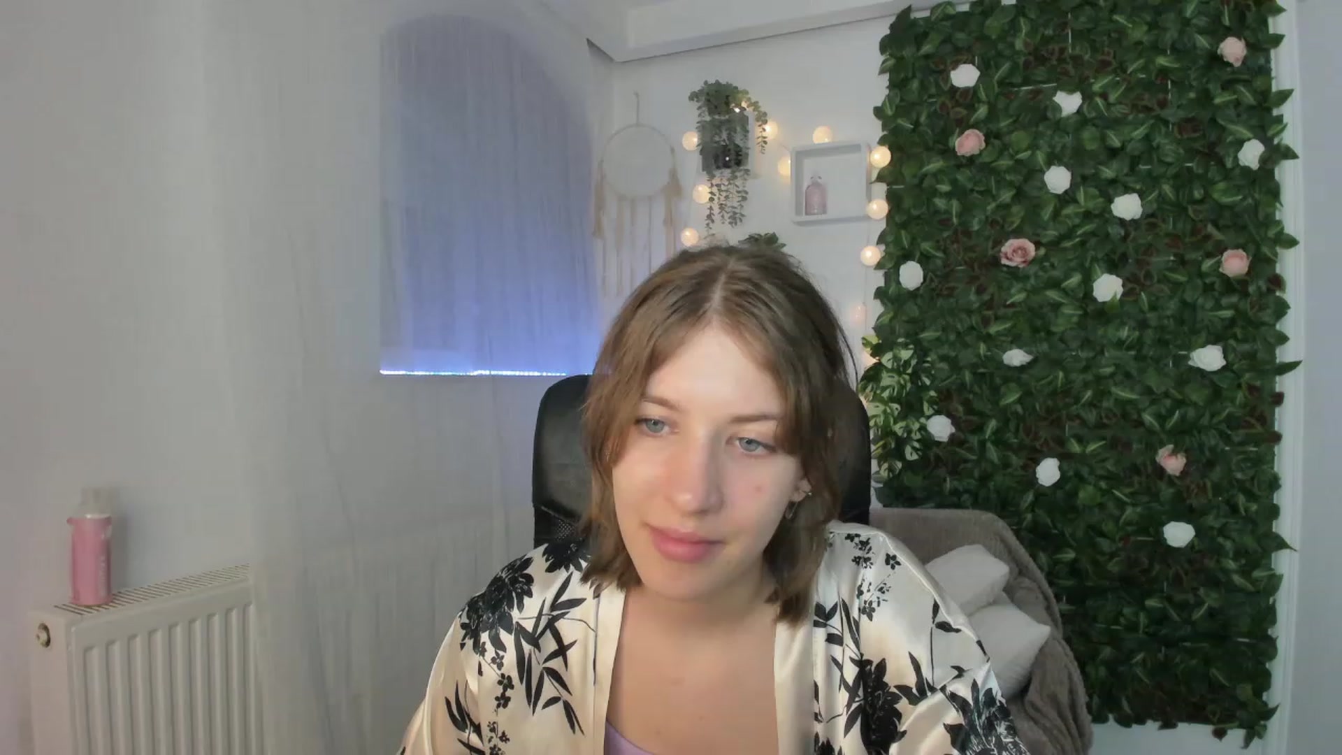 Gallery image thumbnail from Natalia_Nice's myfreecams stream on, 06/06/2023, 17:32 image 16 of 20