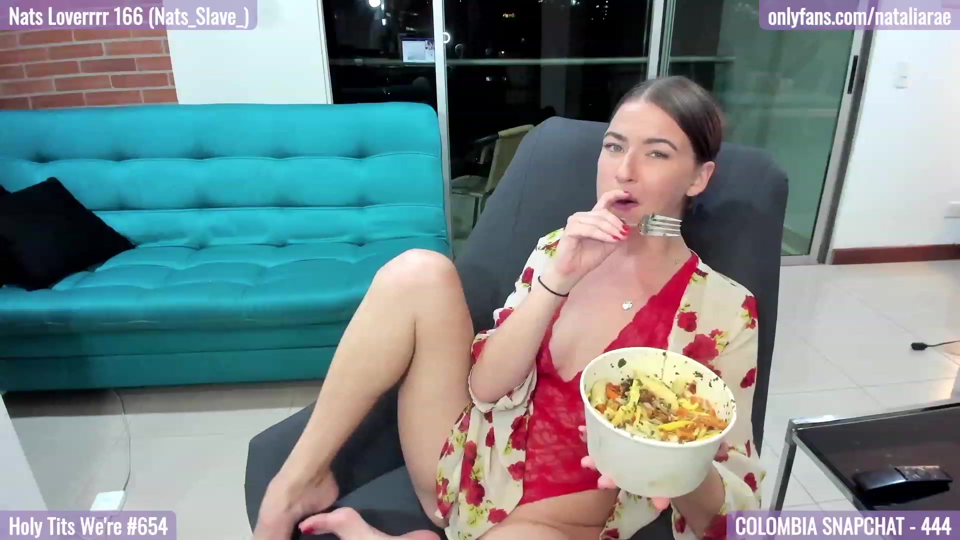 Gallery image thumbnail from Natalia_Rae's myfreecams stream on, 11/29/2022, 24:23 image 4 of 20