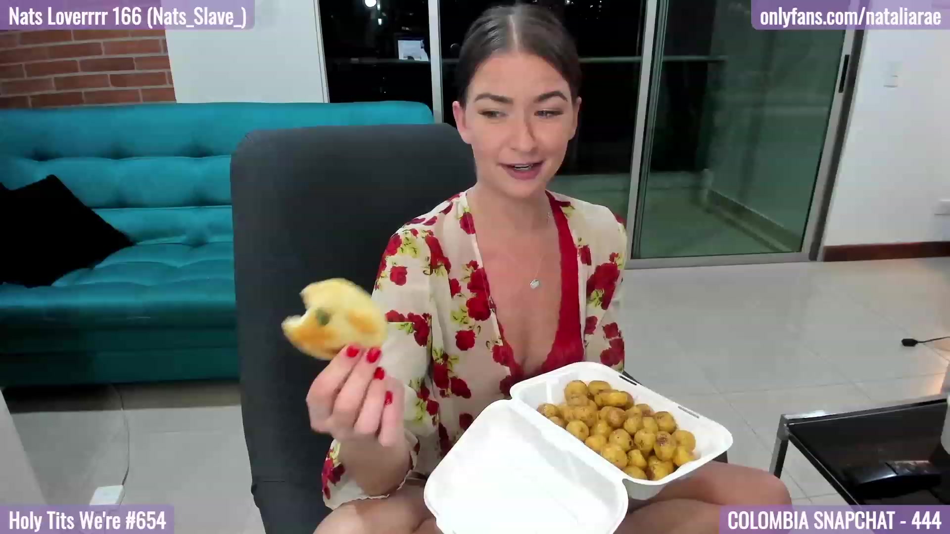 Gallery image thumbnail from Natalia_Rae's myfreecams stream on, 11/29/2022, 24:23 image 16 of 20