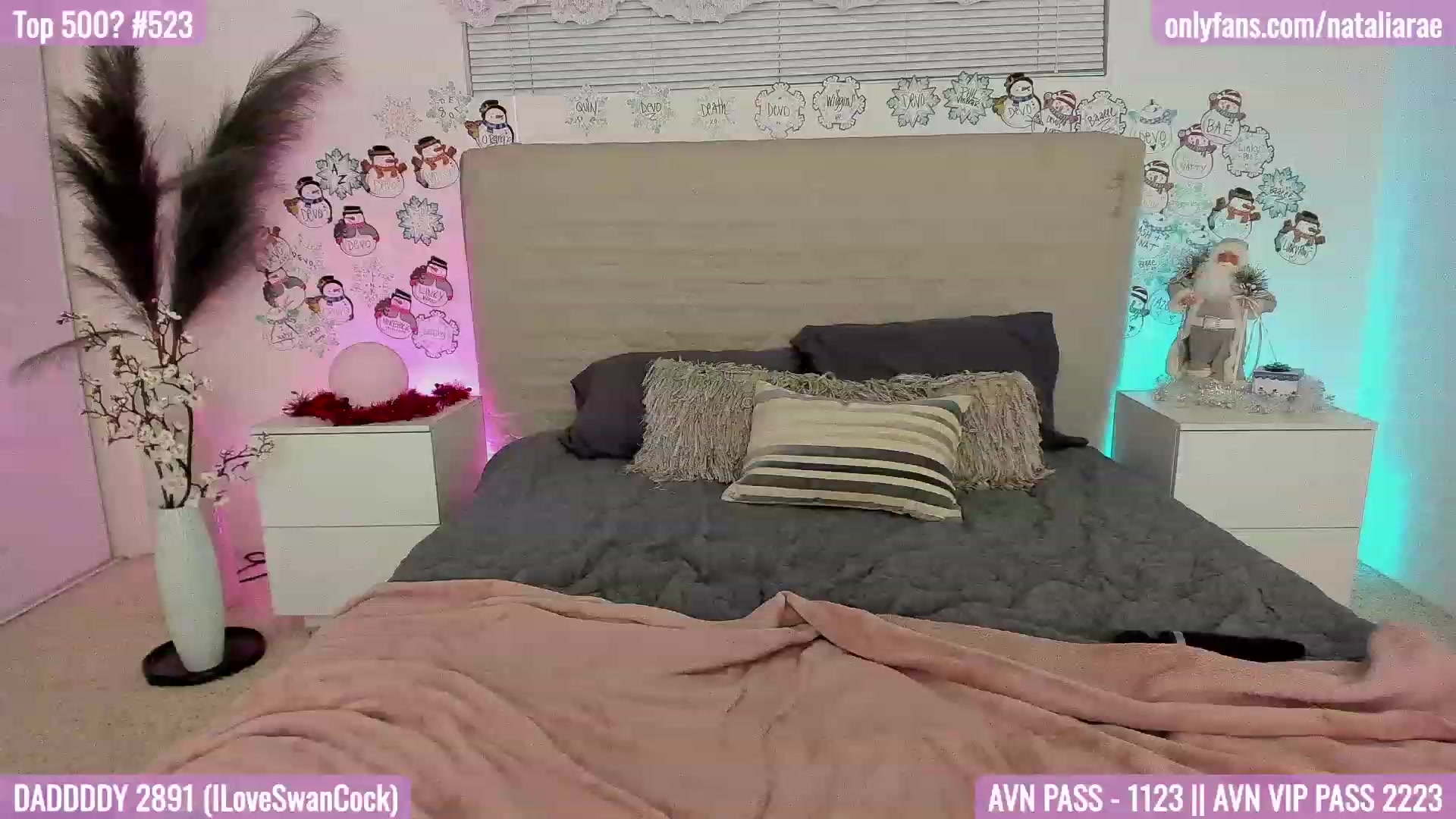 Gallery image thumbnail from Natalia_Rae's myfreecams stream on, 12/28/2022, 07:00 image 18 of 20