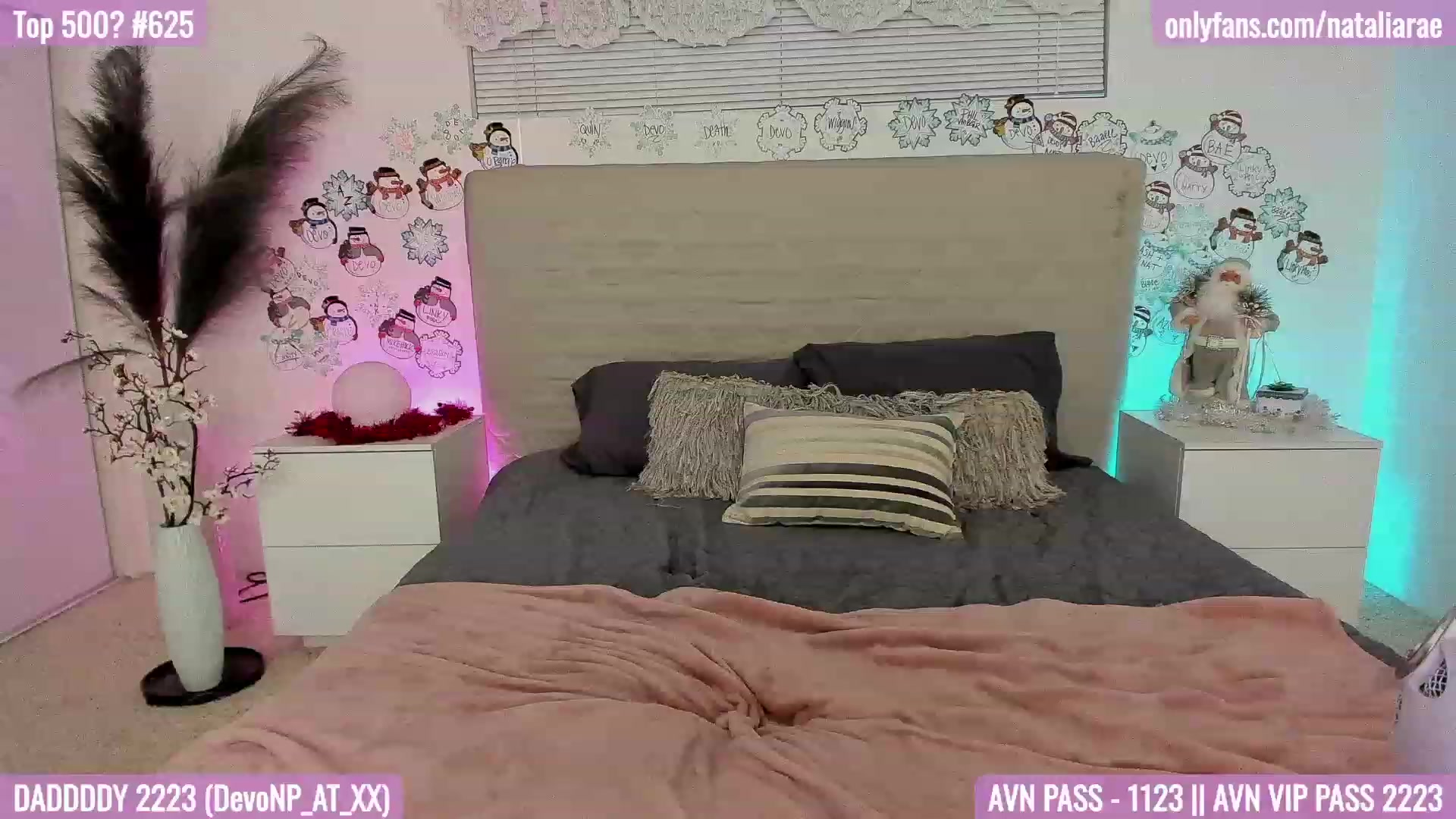 Gallery image thumbnail from Natalia_Rae's myfreecams stream on, 12/28/2022, 07:00 image 12 of 20