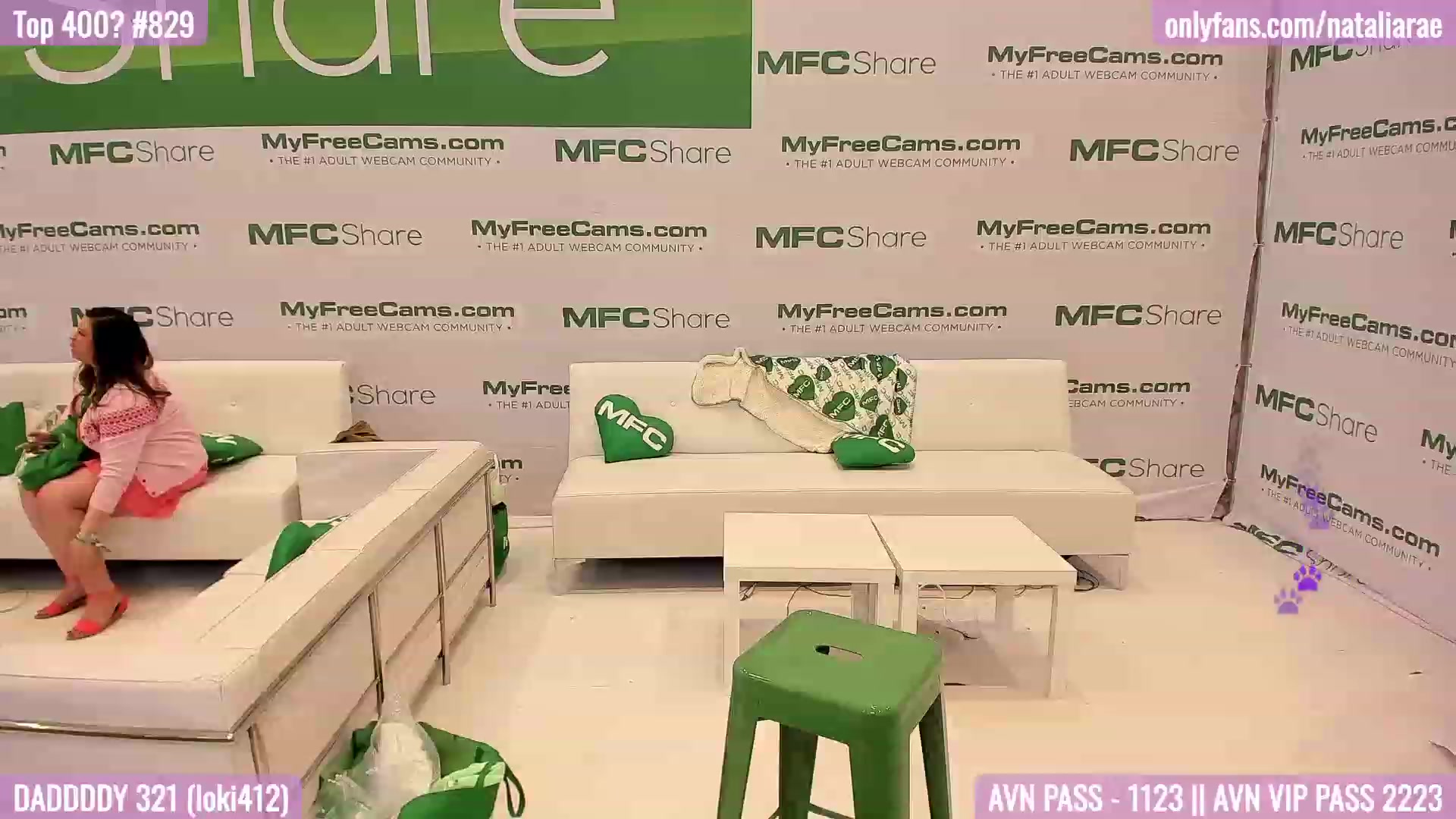 Gallery image thumbnail from Natalia_Rae's myfreecams stream on, 01/05/2023, 24:32 image 5 of 20