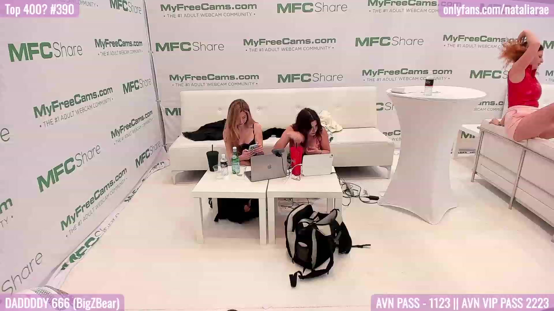 Gallery image thumbnail from Natalia_Rae's myfreecams stream on, 01/06/2023, 04:03 image 5 of 20