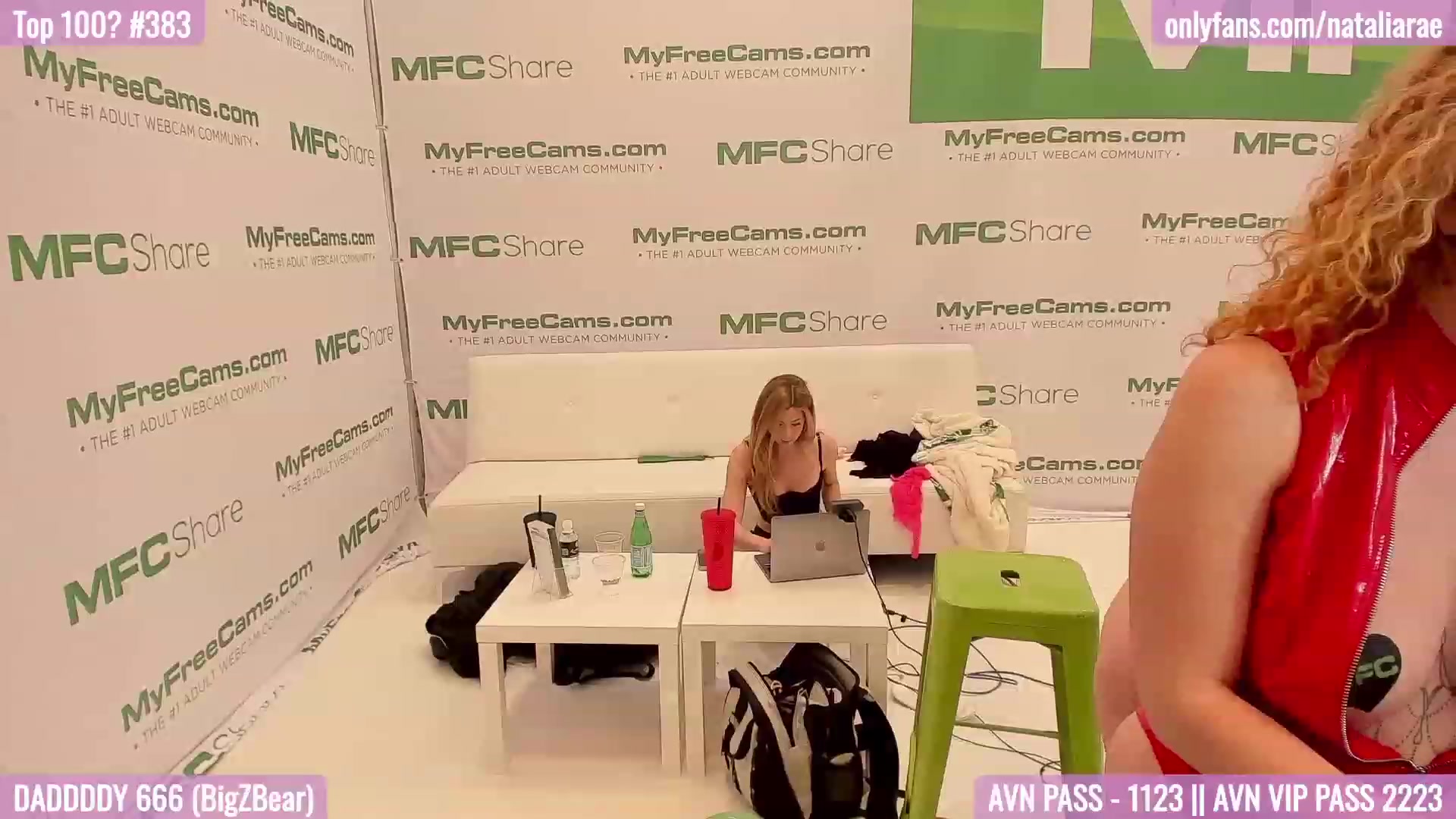 Gallery image thumbnail from Natalia_Rae's myfreecams stream on, 01/06/2023, 04:03 image 18 of 20