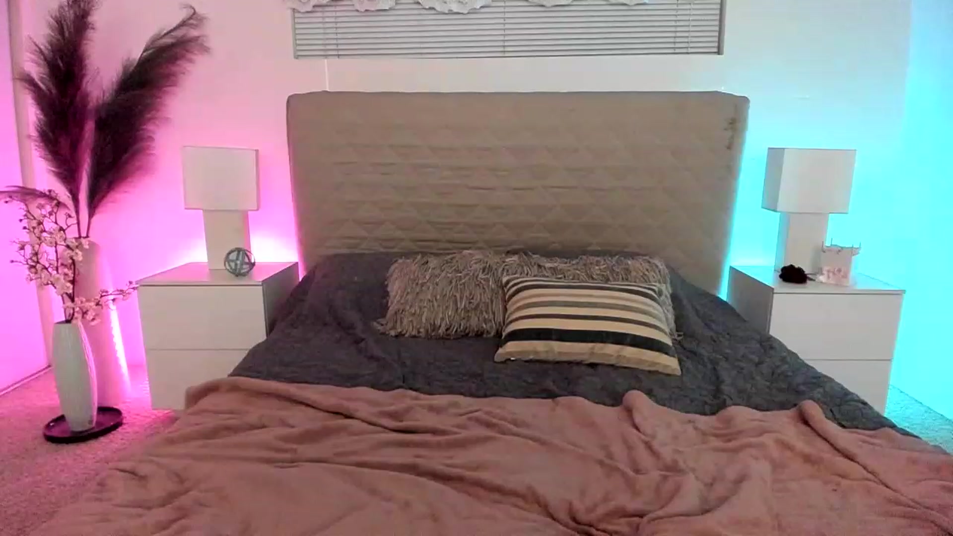 Gallery image thumbnail from Natalia_Rae's myfreecams stream on, 01/15/2023, 08:42 image 2 of 20