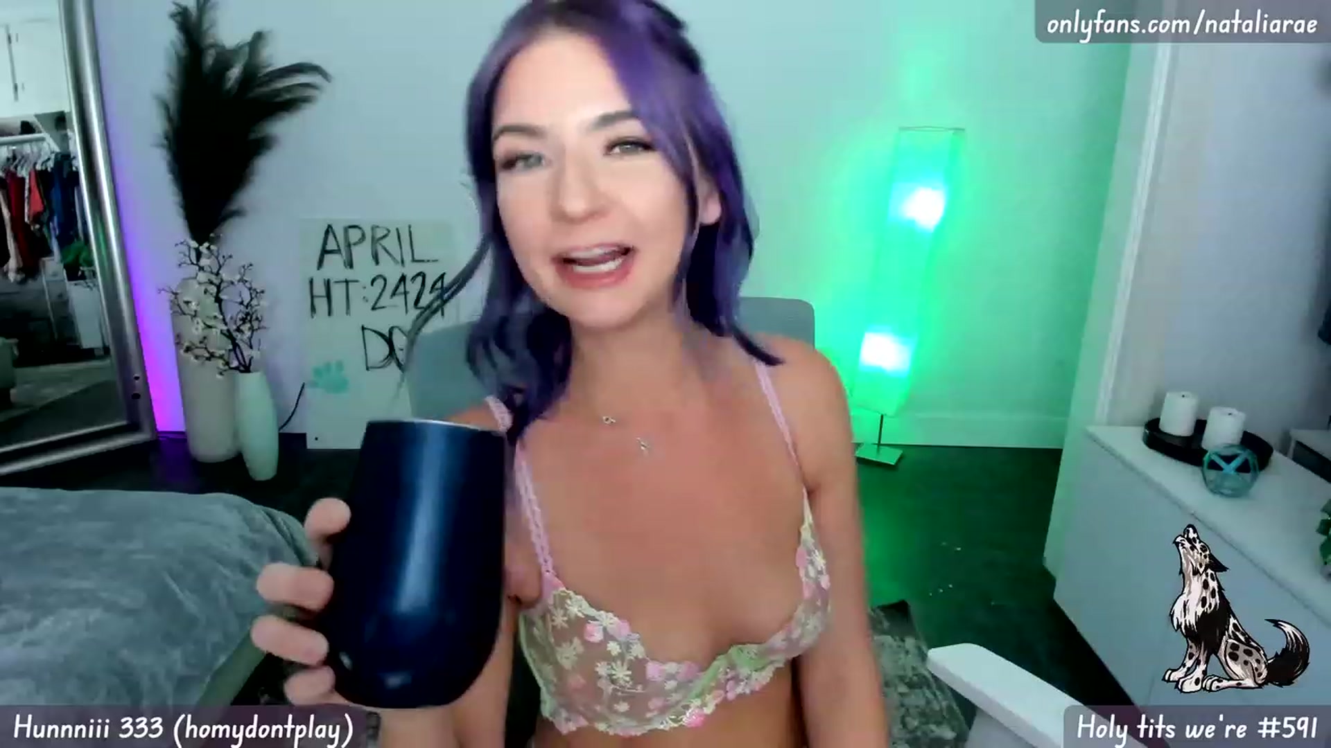 Gallery image thumbnail from Natalia_Rae's myfreecams stream on, 04/21/2023, 08:04 image 15 of 20