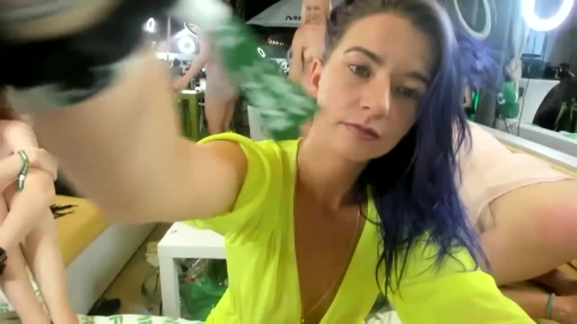 Gallery image thumbnail from Natalia_Rae's myfreecams stream on, 05/24/2023, 03:49 image 3 of 20