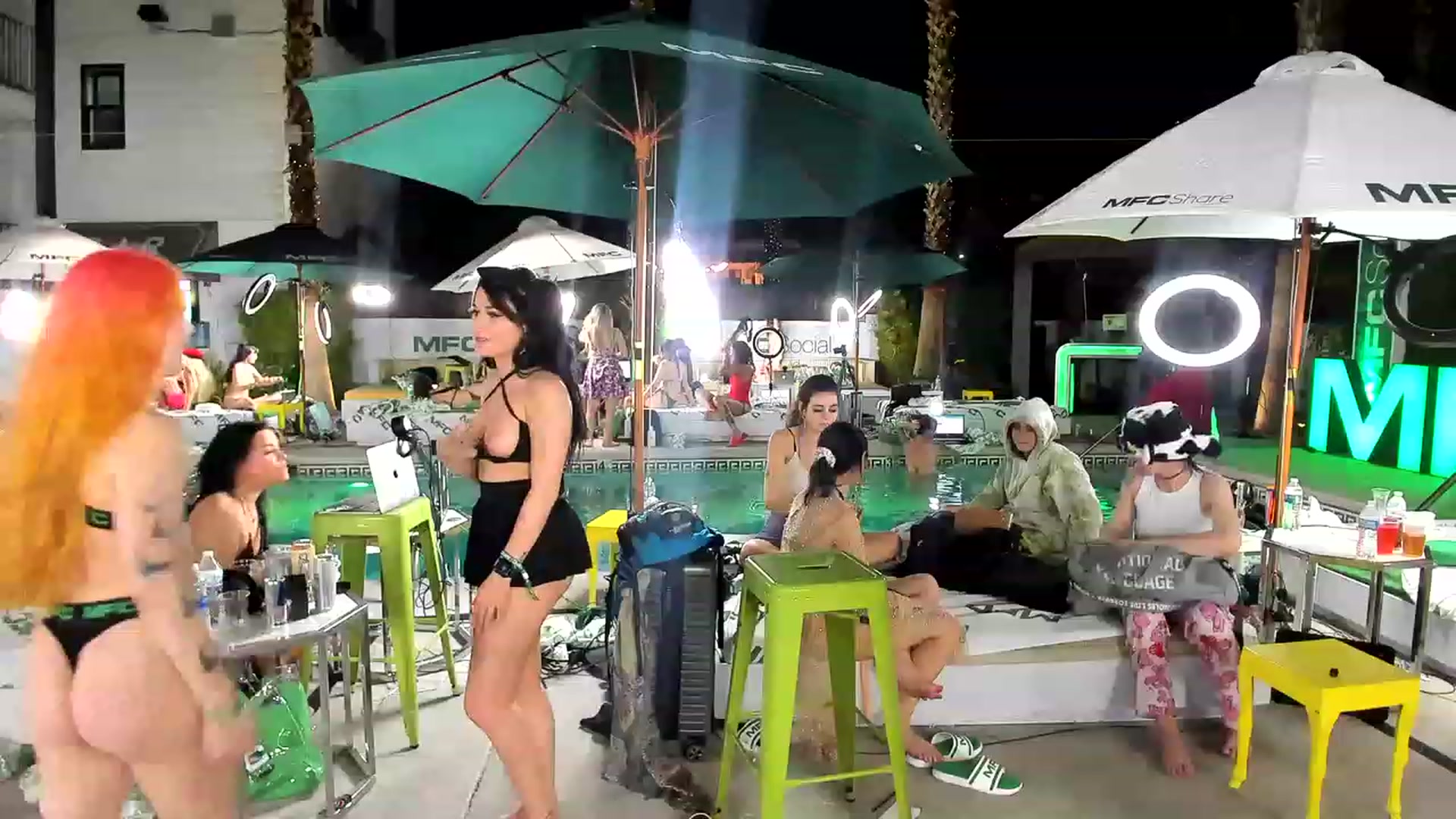 Gallery image thumbnail from Natalia_Rae's myfreecams stream on, 05/24/2023, 09:30 image 1 of 20